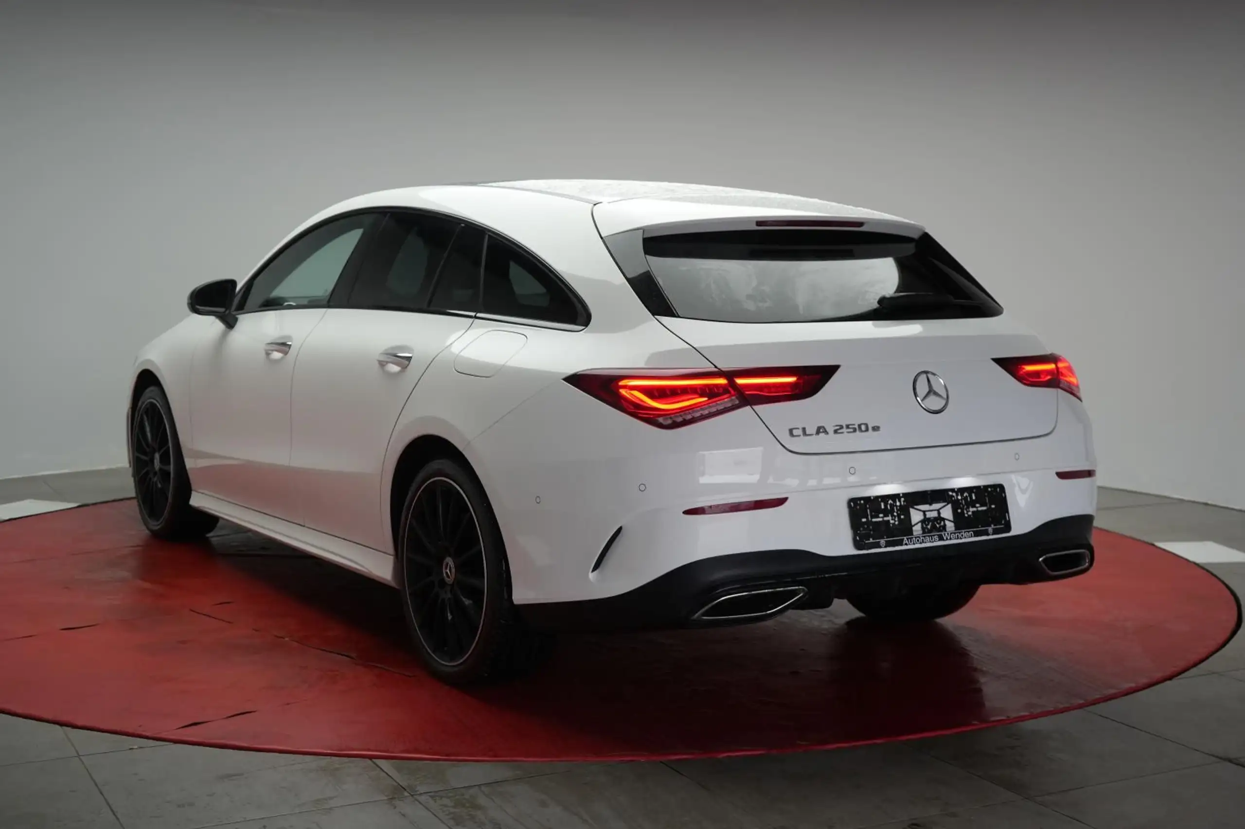 Mercedes-Benz - CLA 250