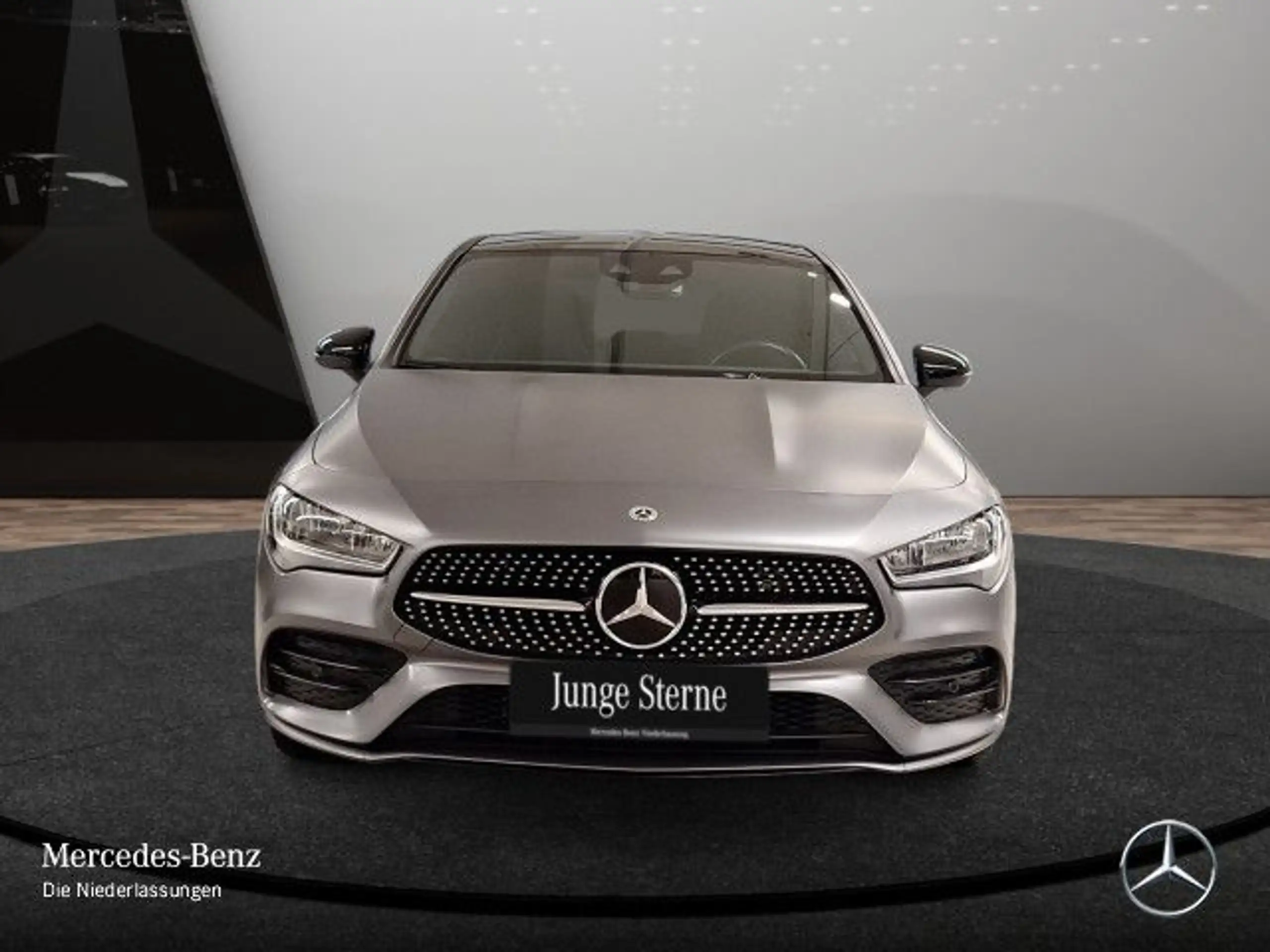 Mercedes-Benz - CLA 250