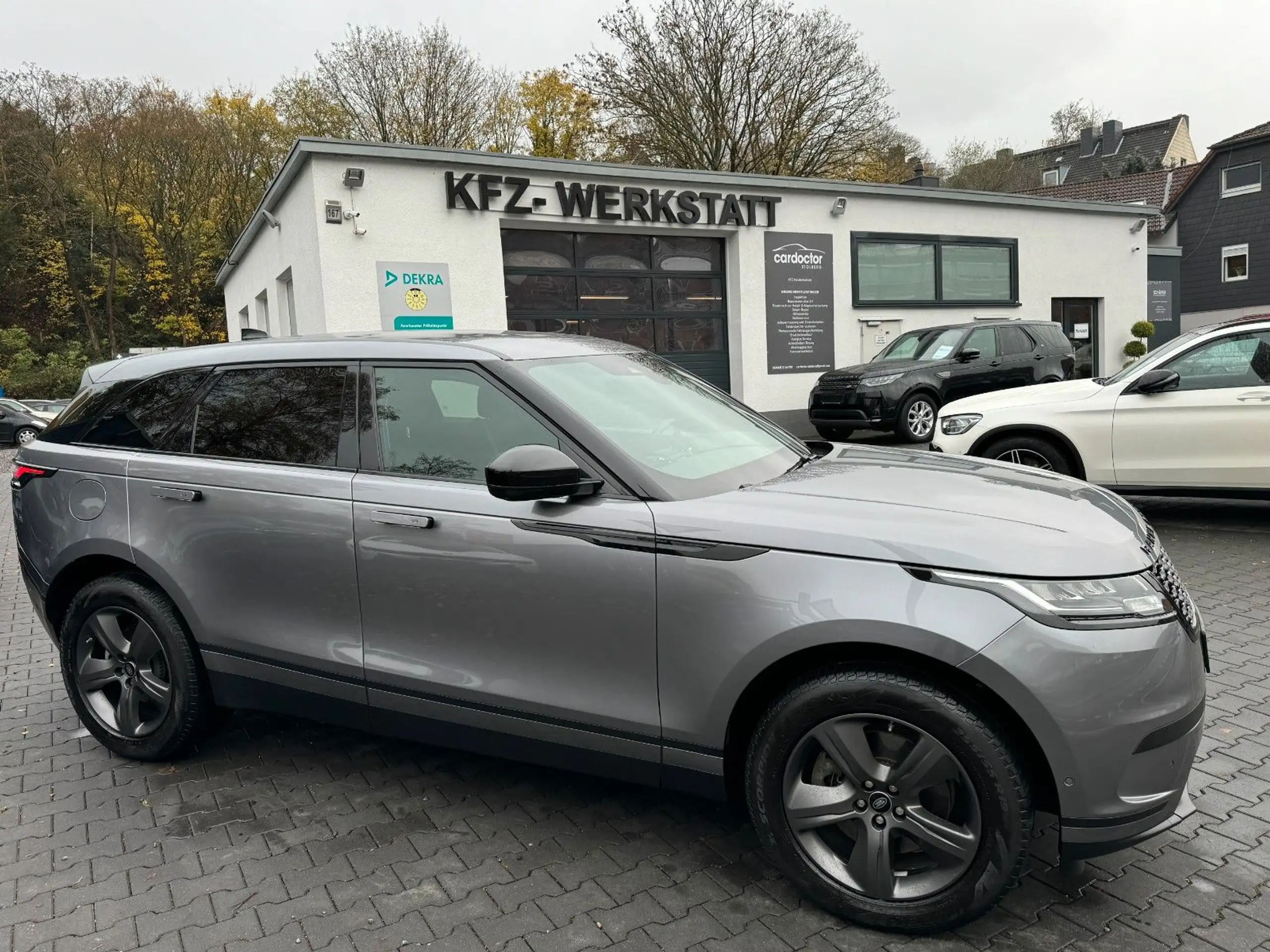 Land Rover - Range Rover Velar