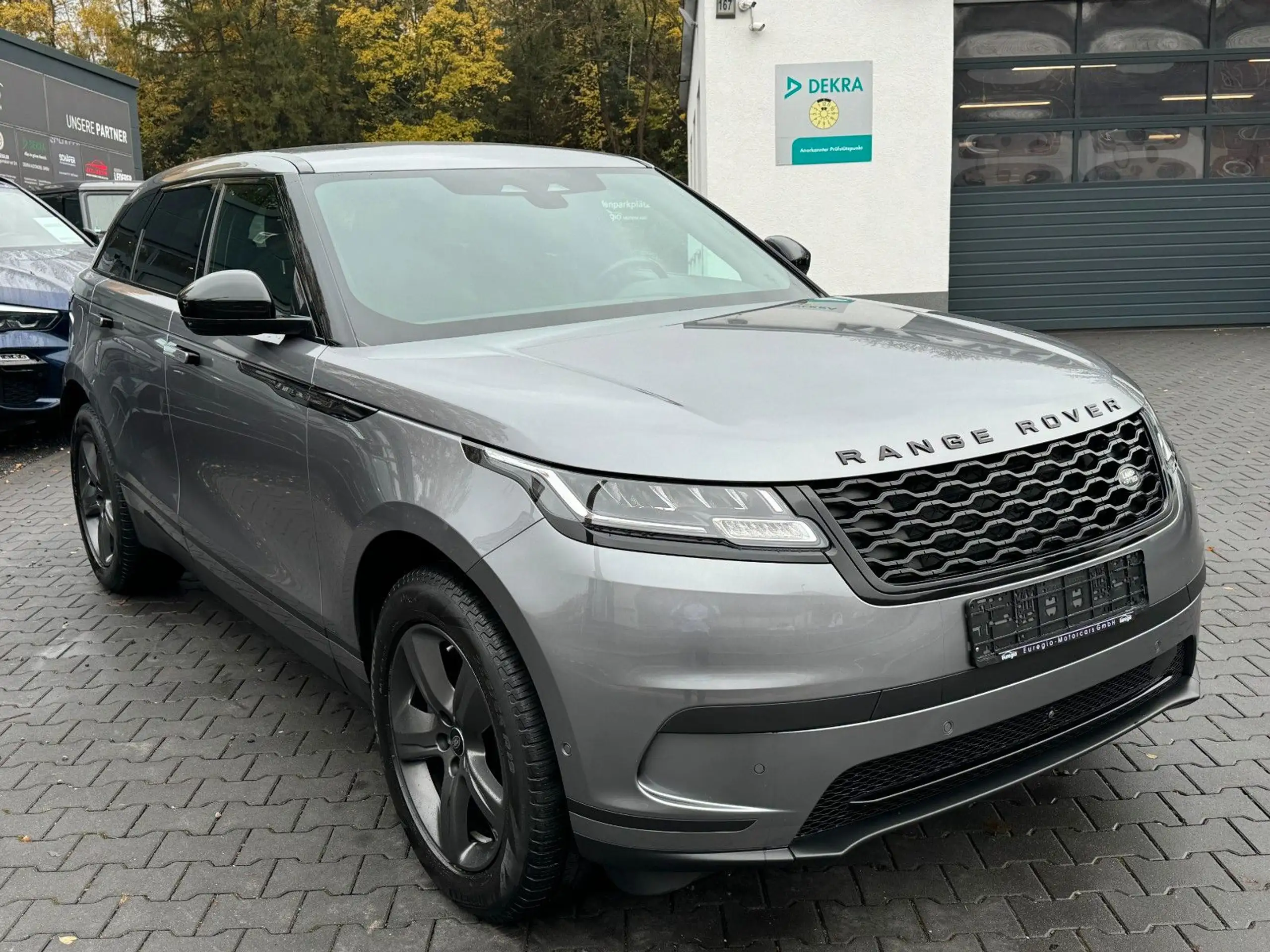 Land Rover - Range Rover Velar