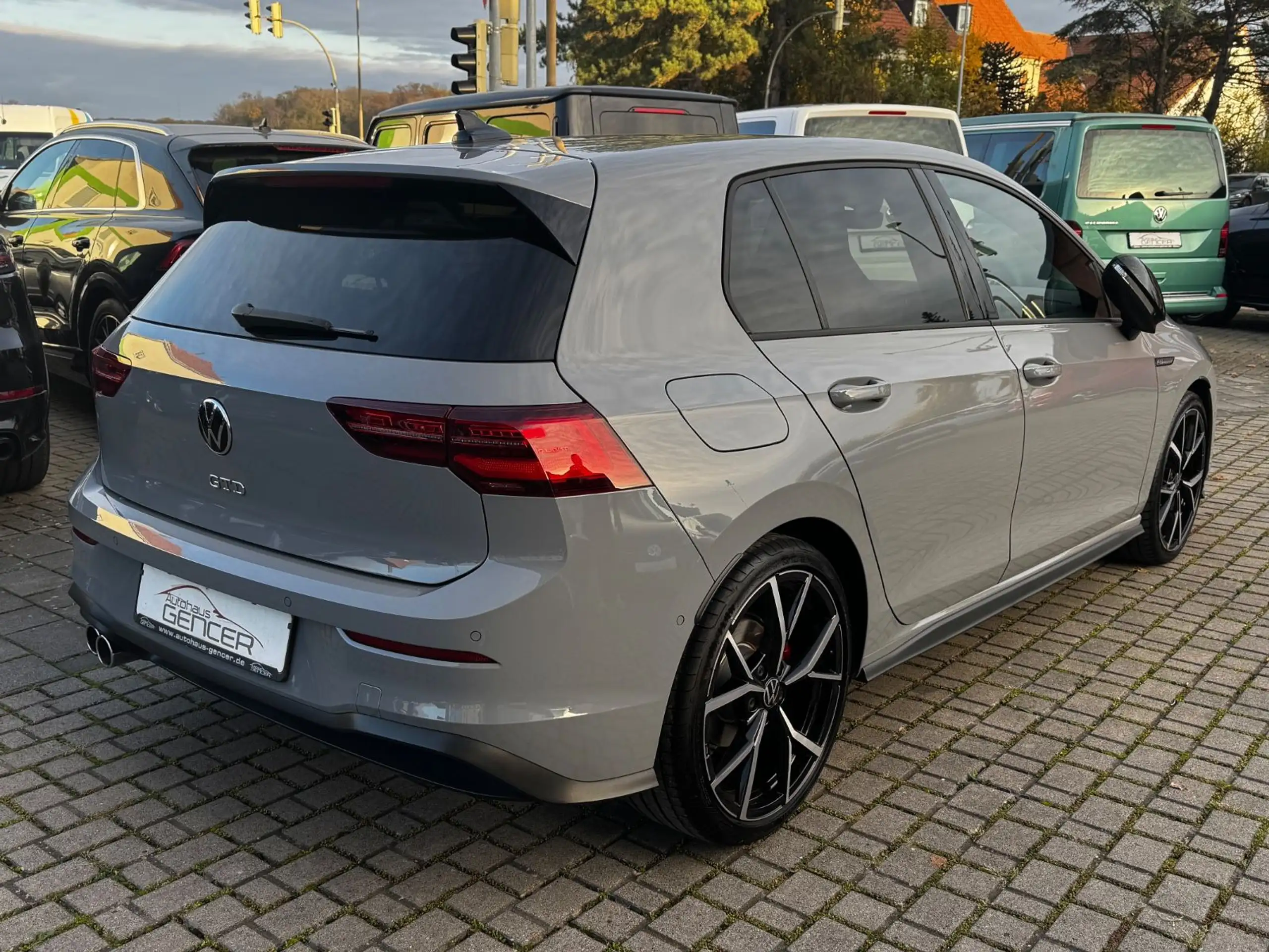 Volkswagen - Golf