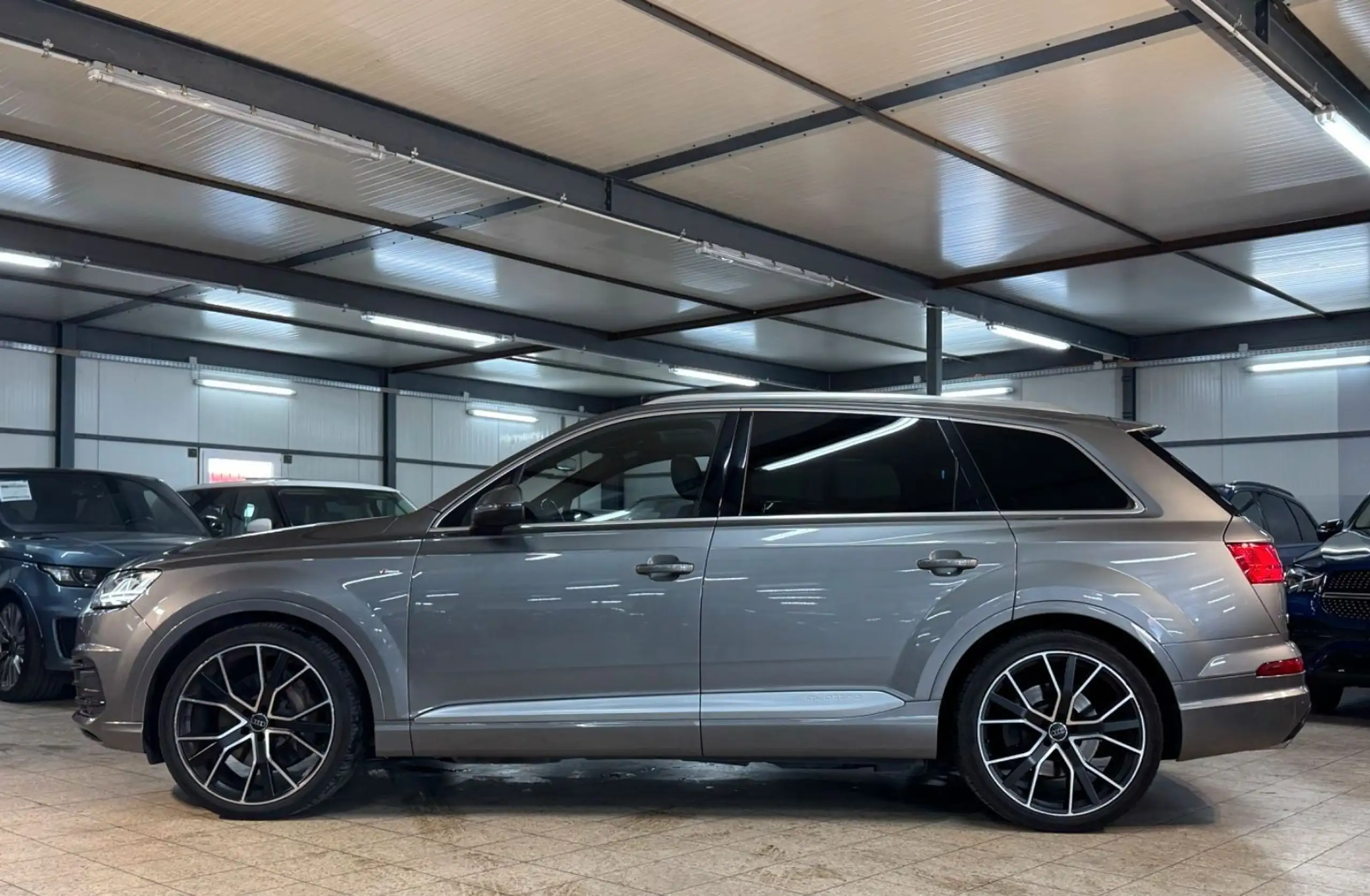 Audi - Q7