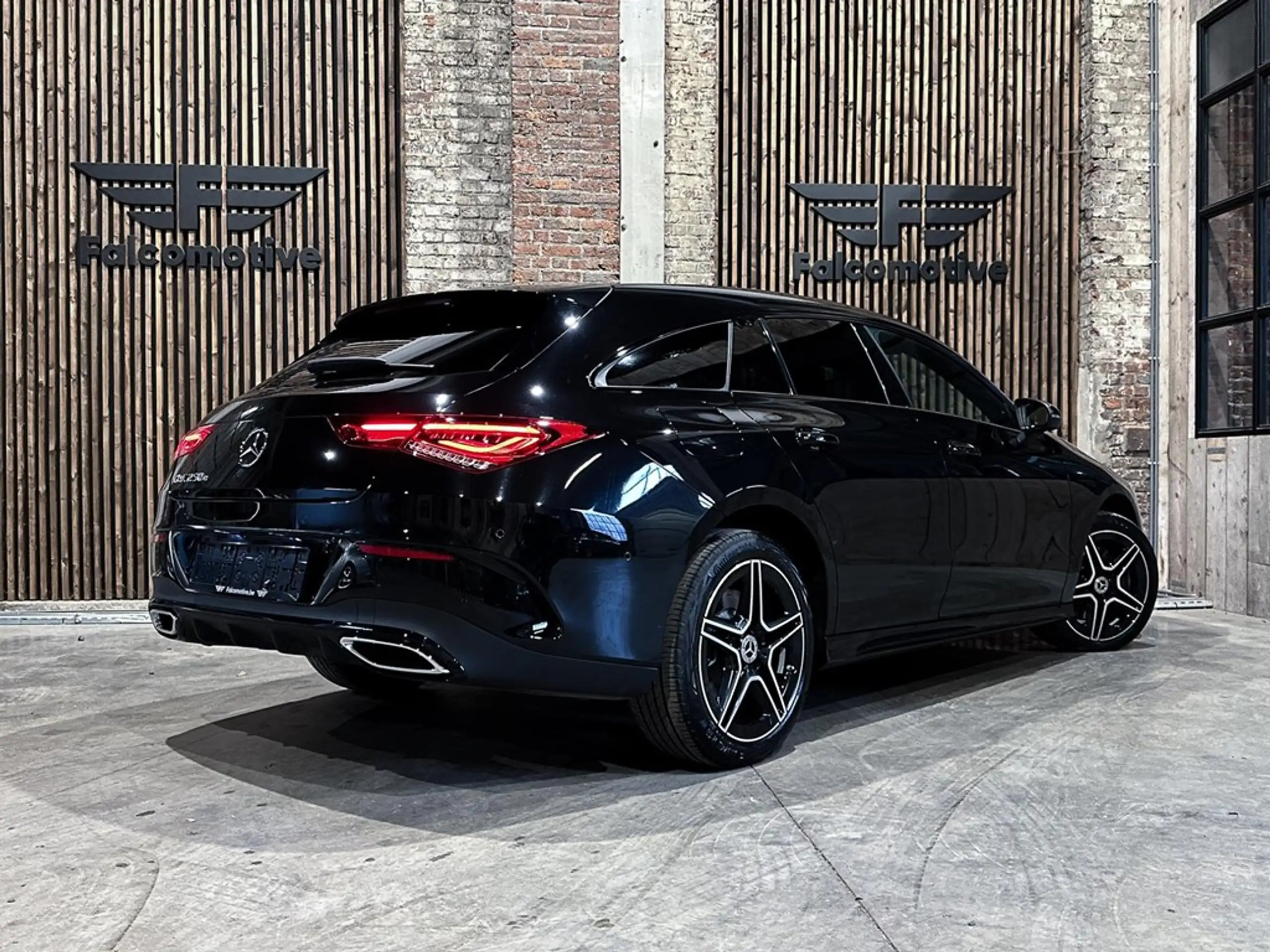 Mercedes-Benz - CLA 250