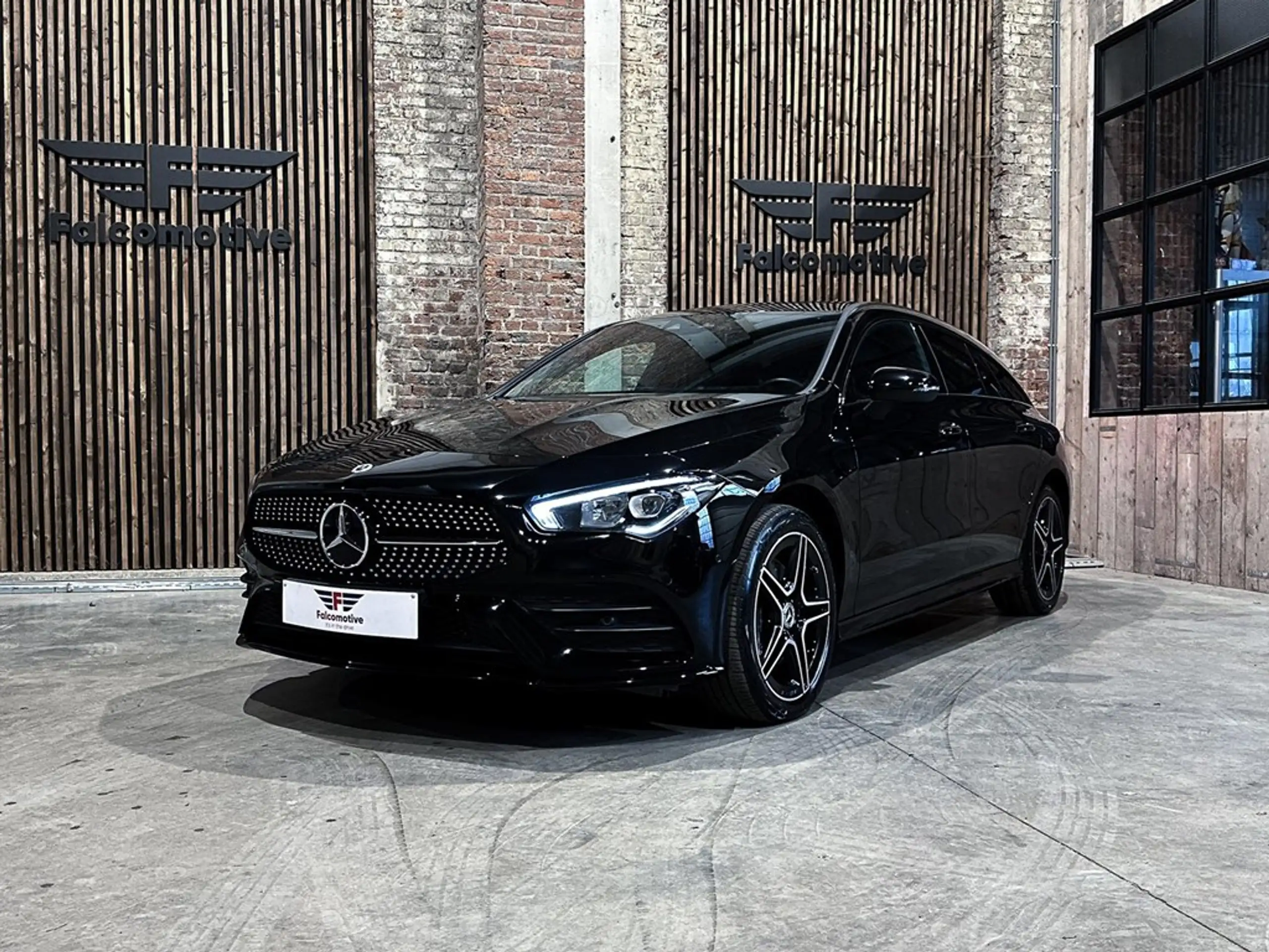 Mercedes-Benz - CLA 250