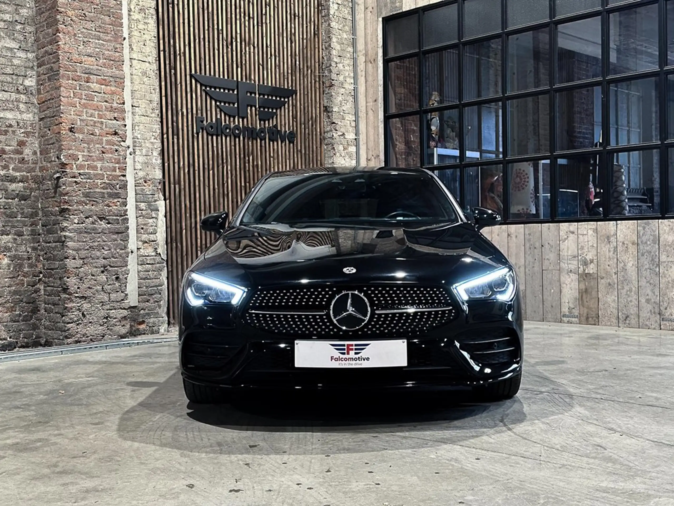 Mercedes-Benz - CLA 250