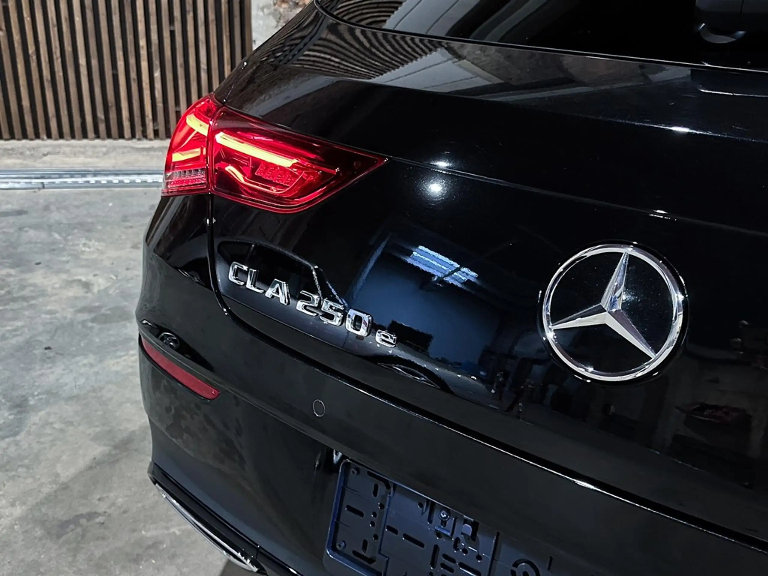 Mercedes-Benz - CLA 250