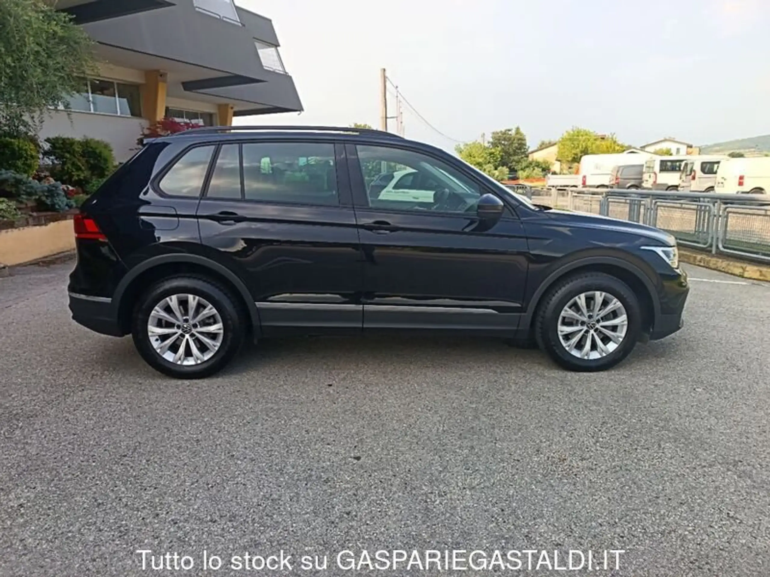 Volkswagen - Tiguan