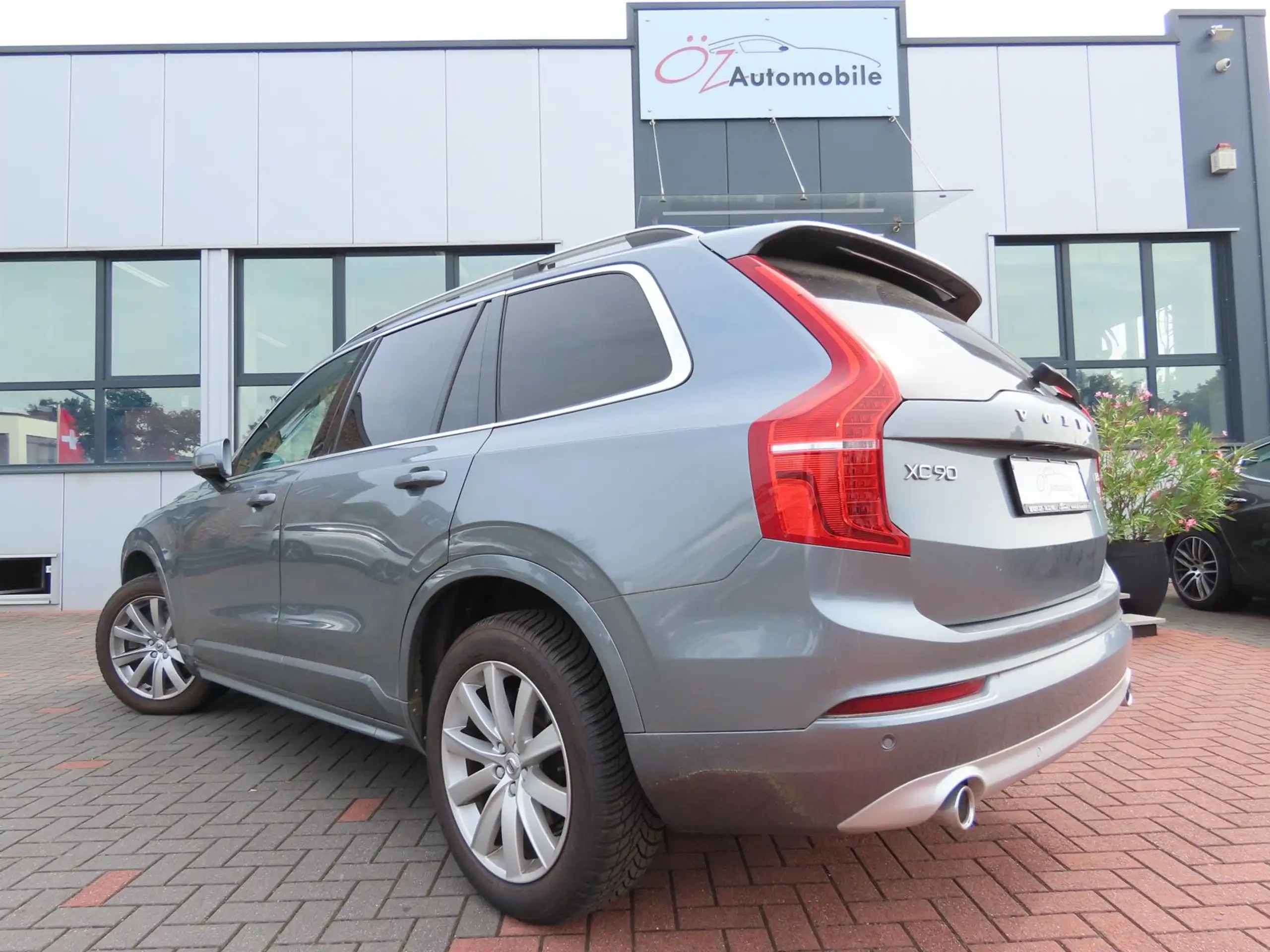 Volvo - XC90