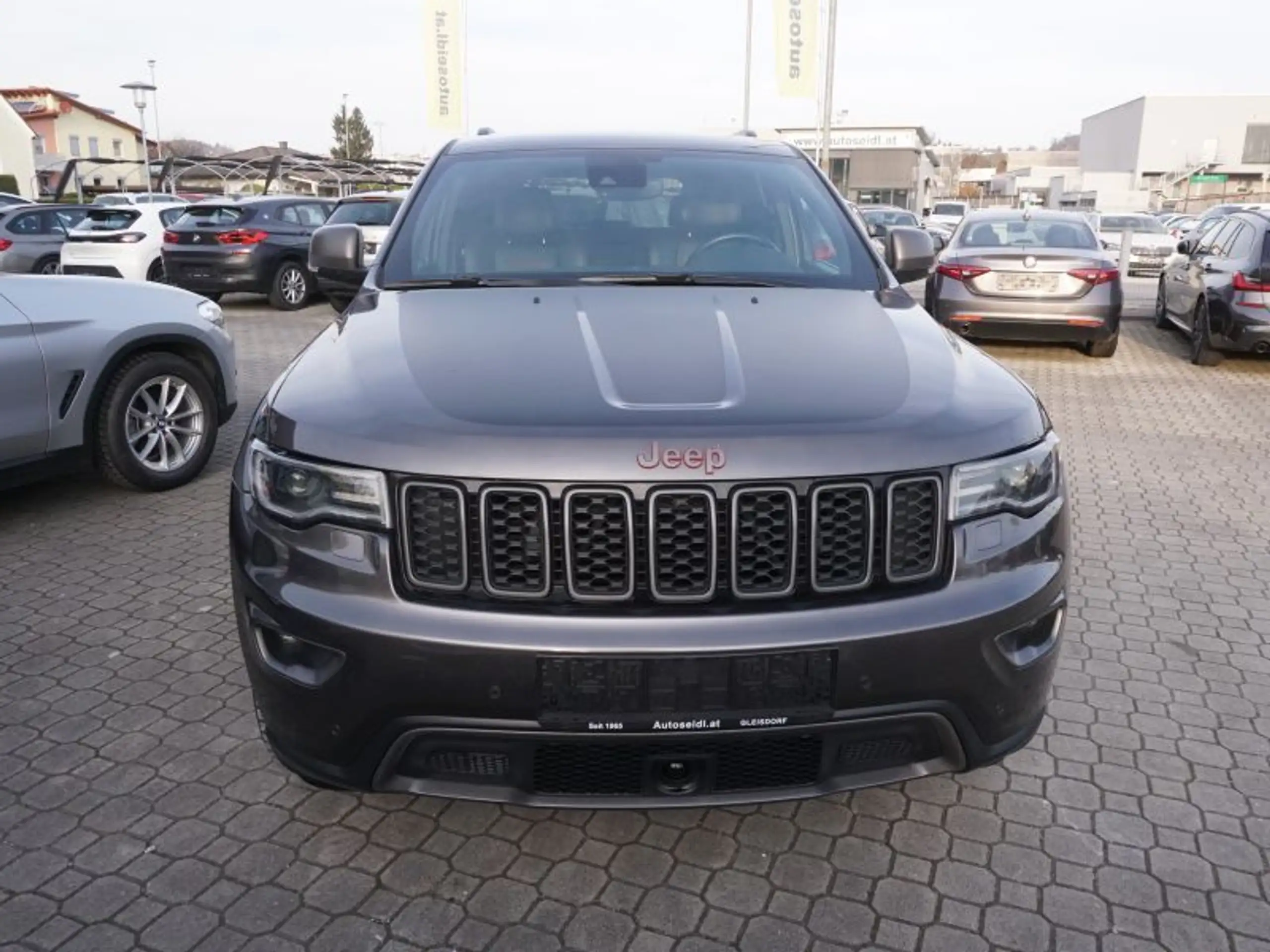 Jeep - Grand Cherokee