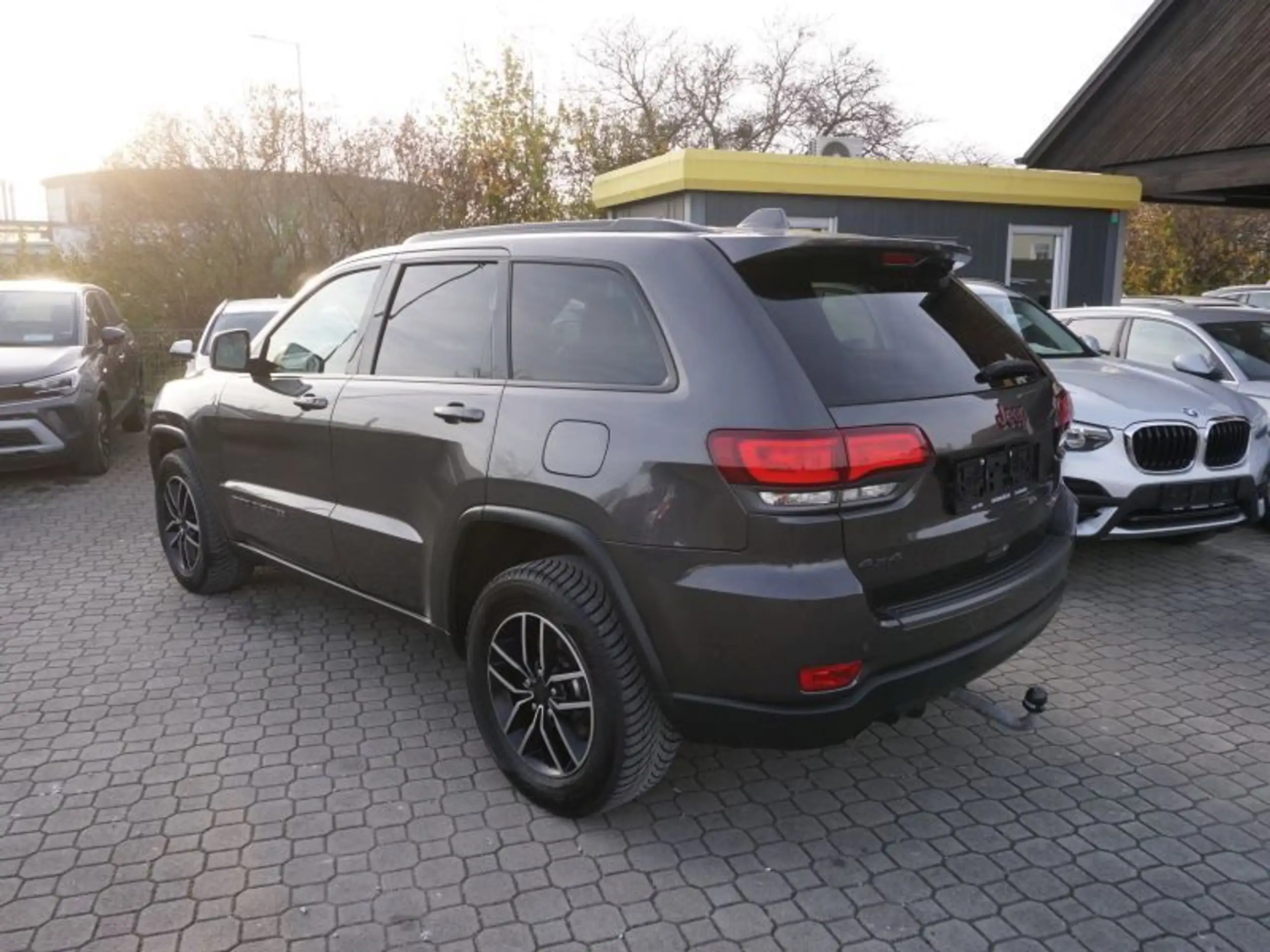 Jeep - Grand Cherokee