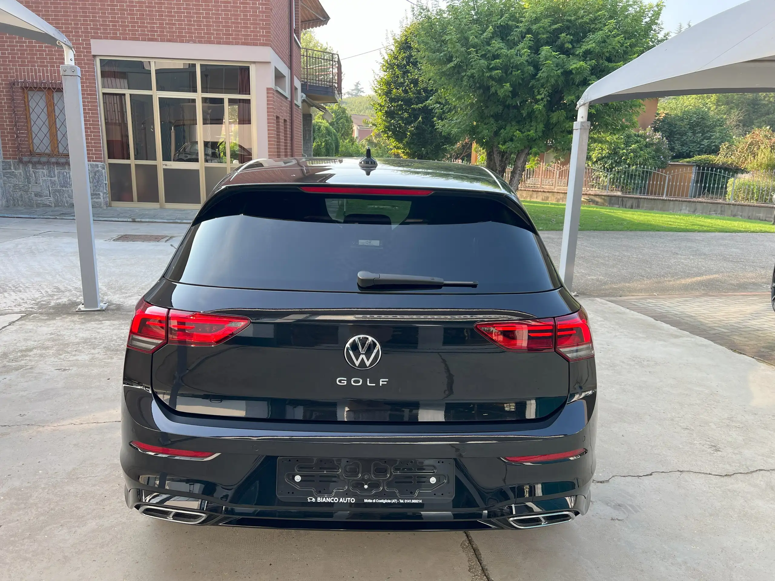 Volkswagen - Golf