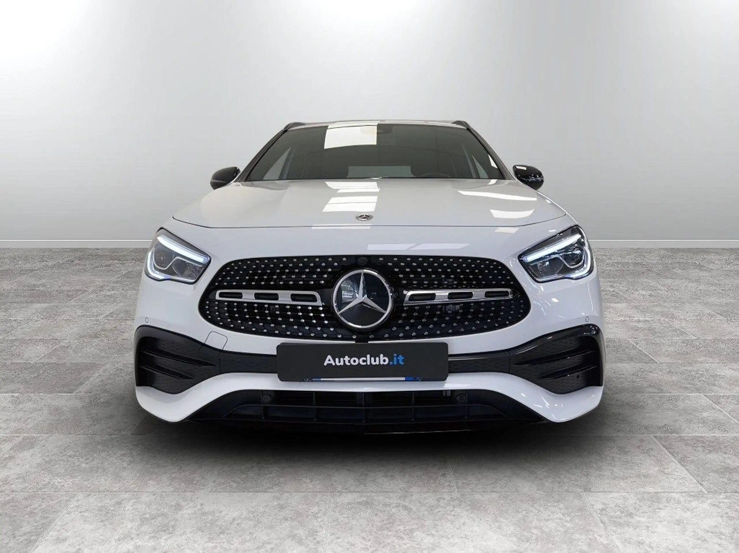 Mercedes-Benz - GLA 180