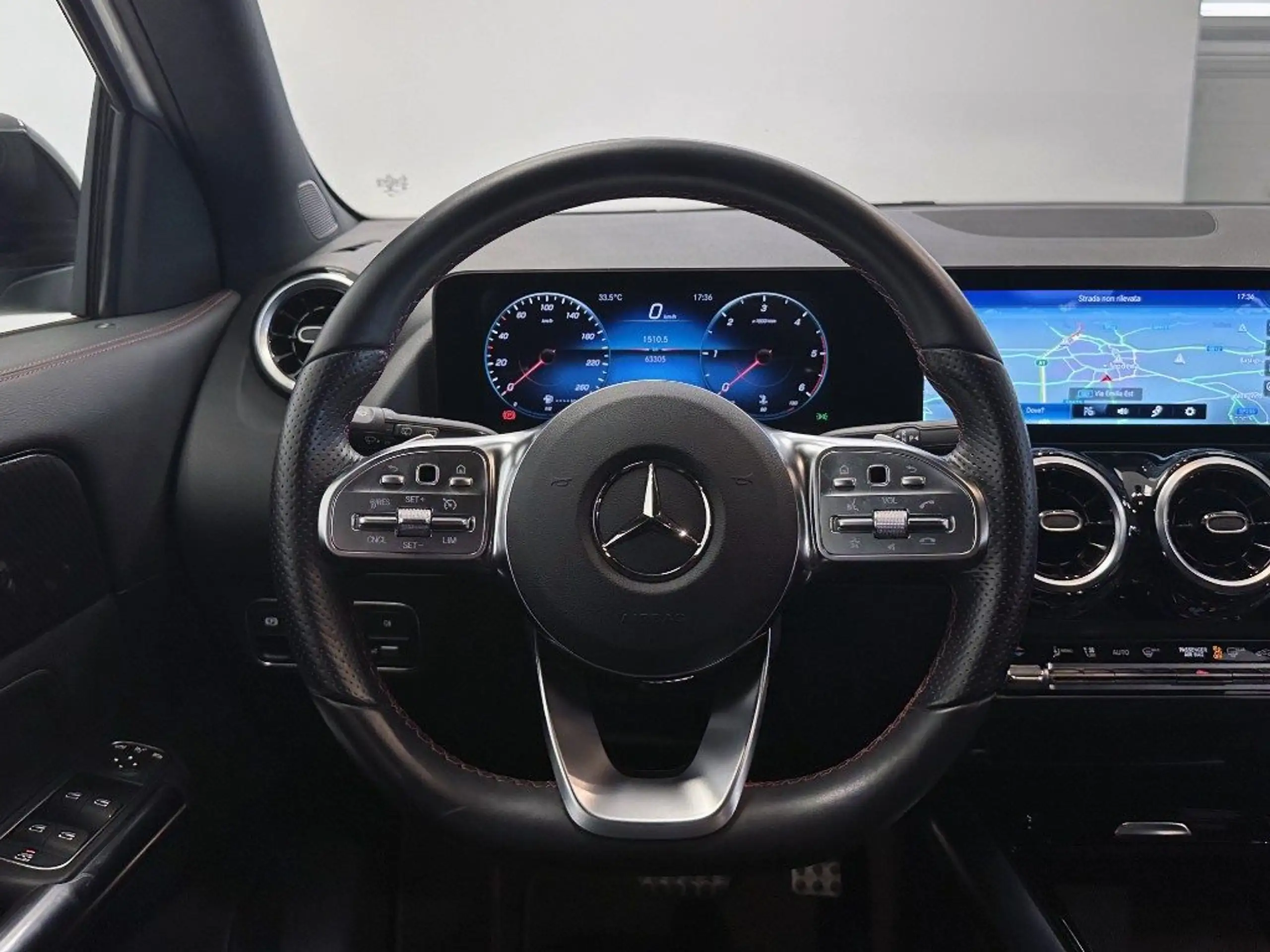 Mercedes-Benz - GLA 180