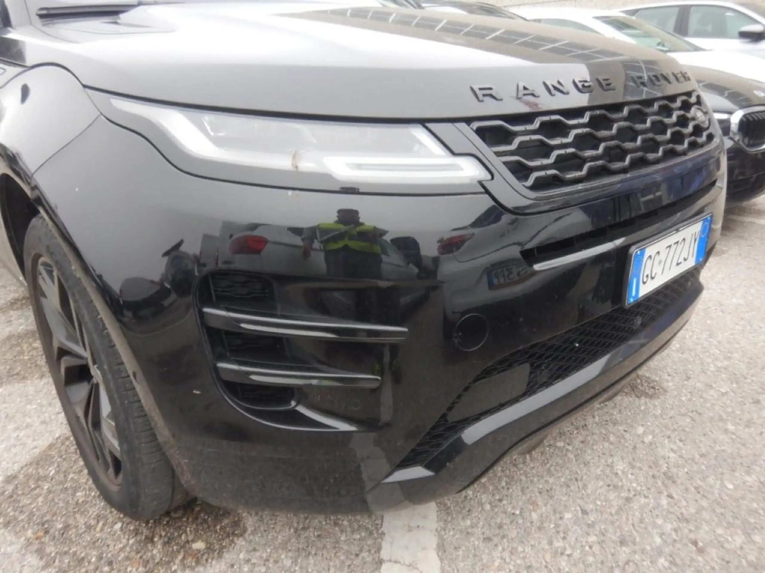 Land Rover - Range Rover Evoque