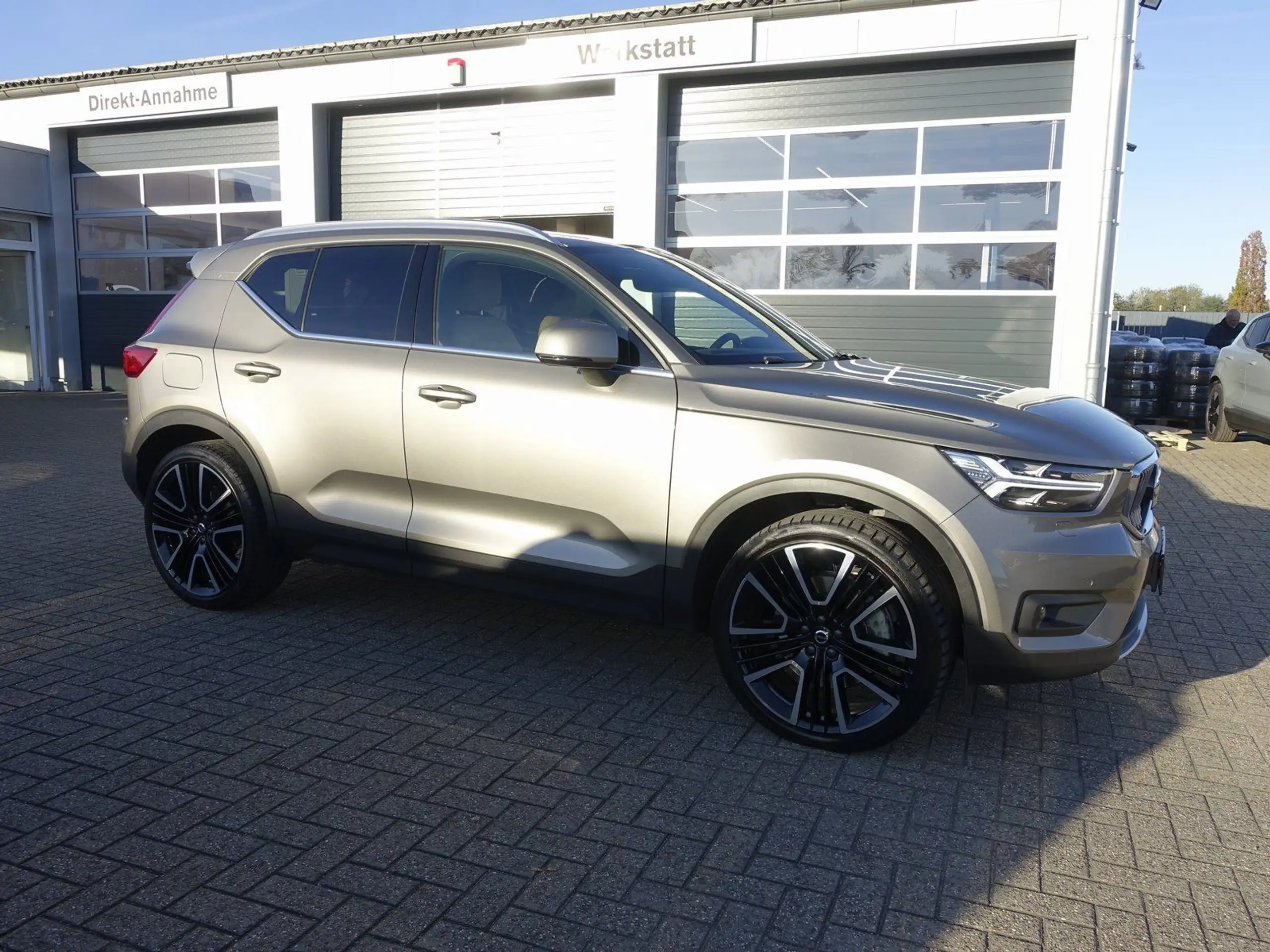 Volvo - XC40