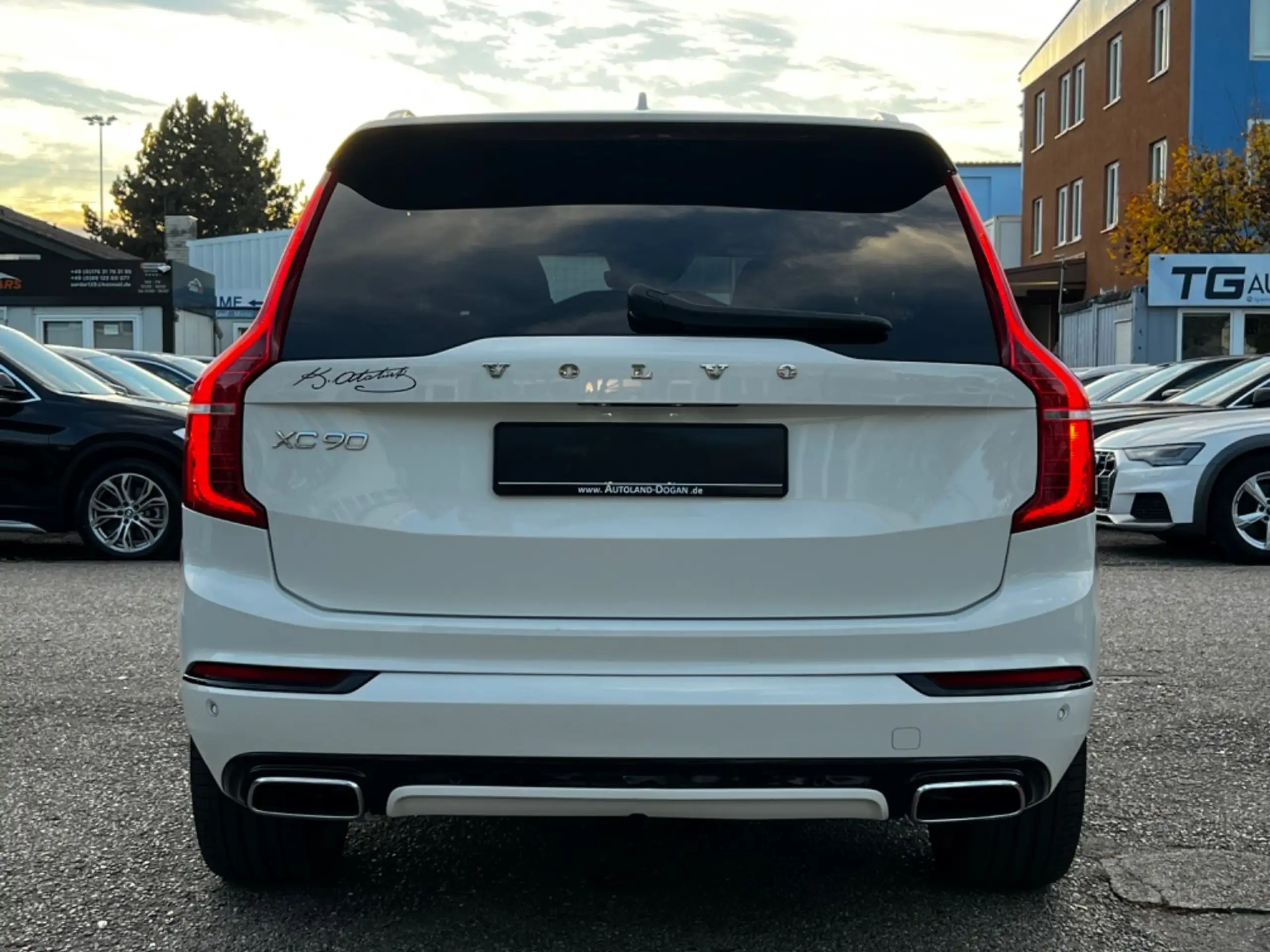 Volvo - XC90