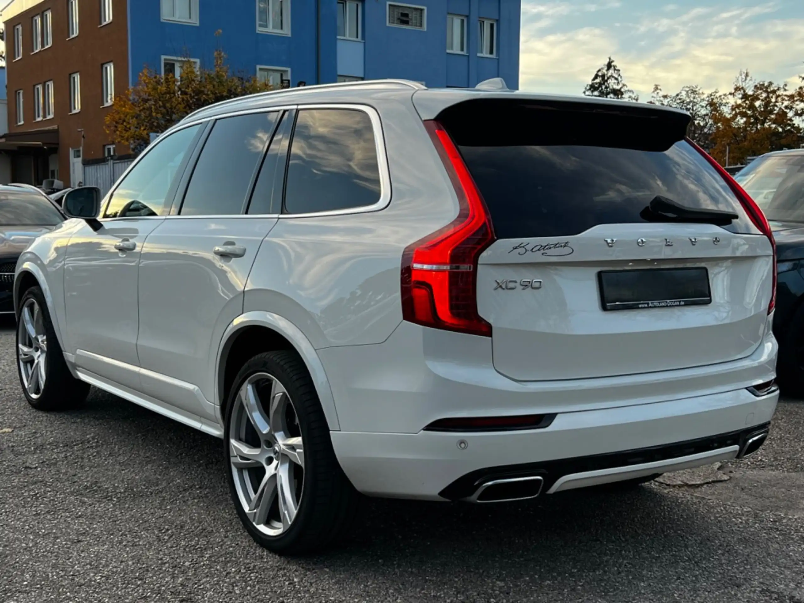 Volvo - XC90