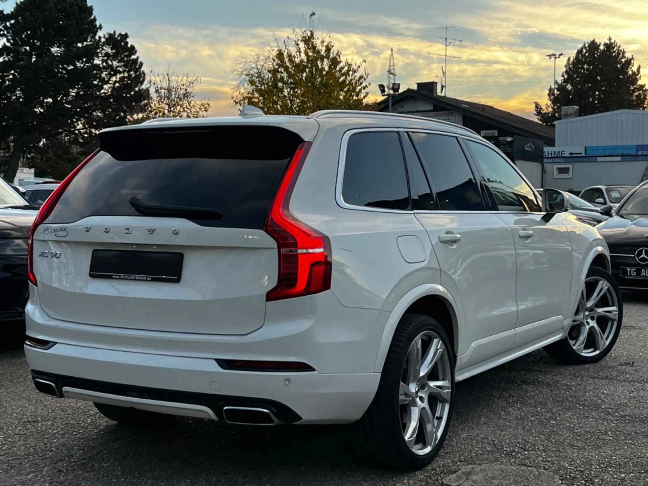 Volvo - XC90