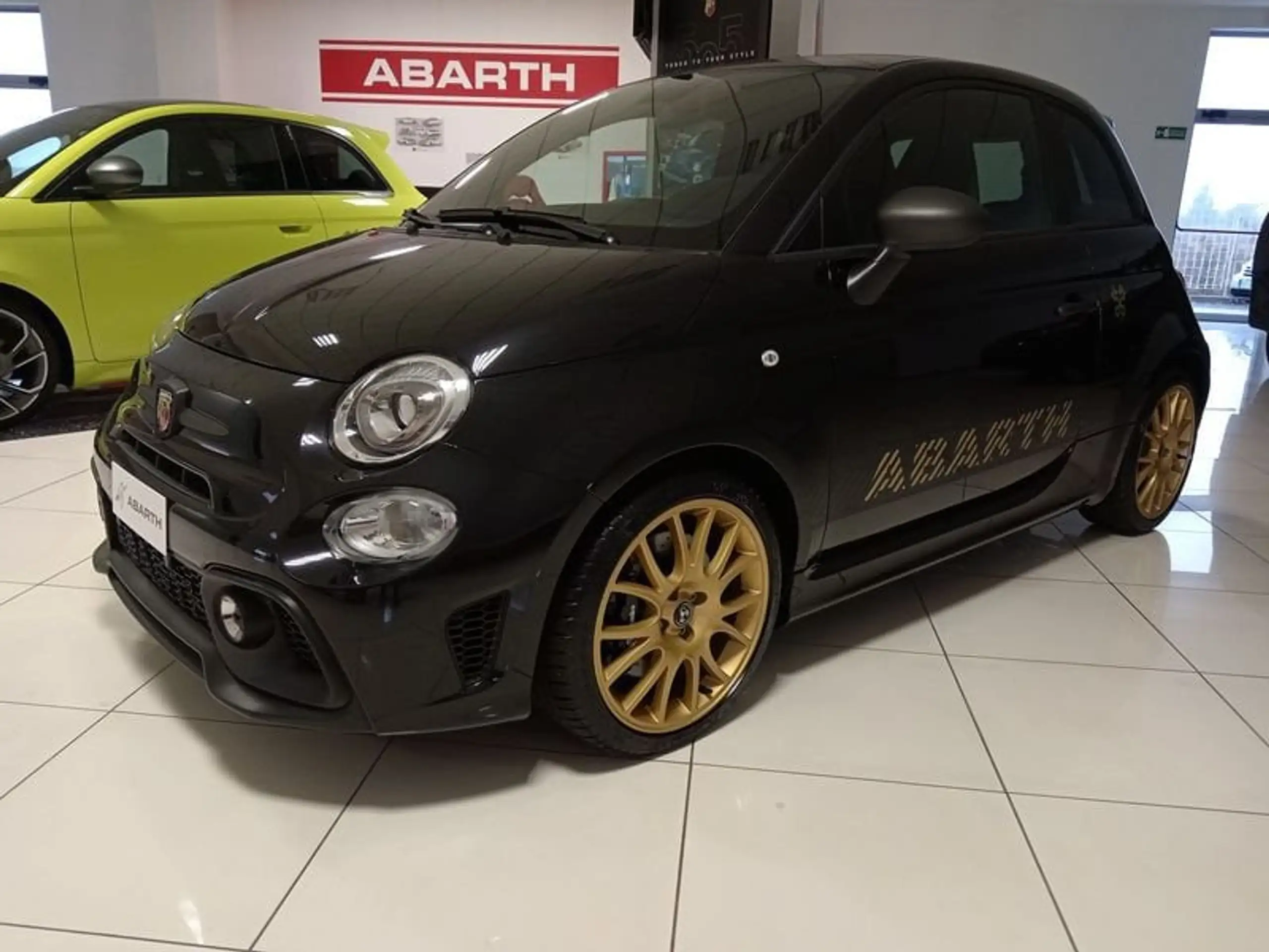 Abarth - 695