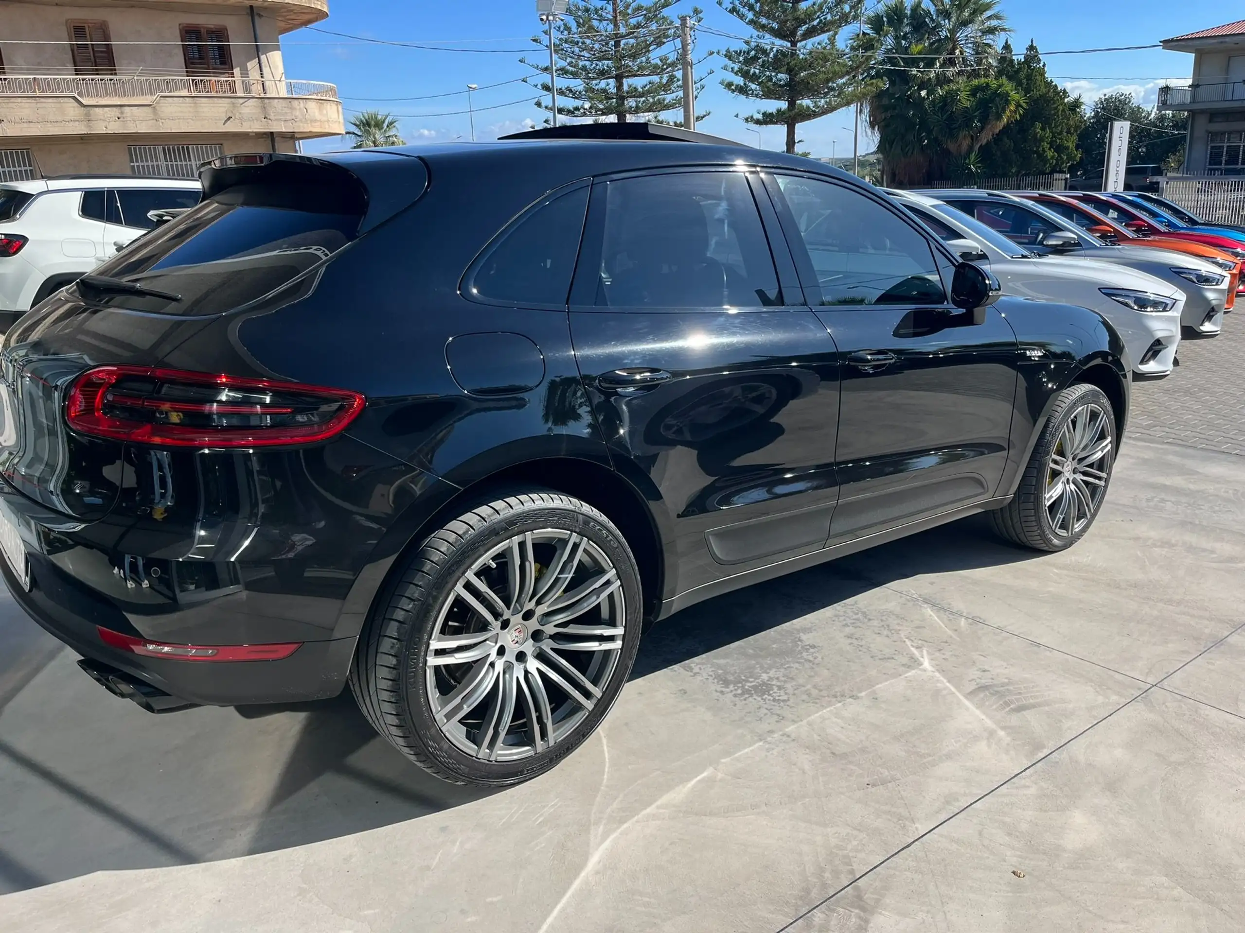 Porsche - Macan