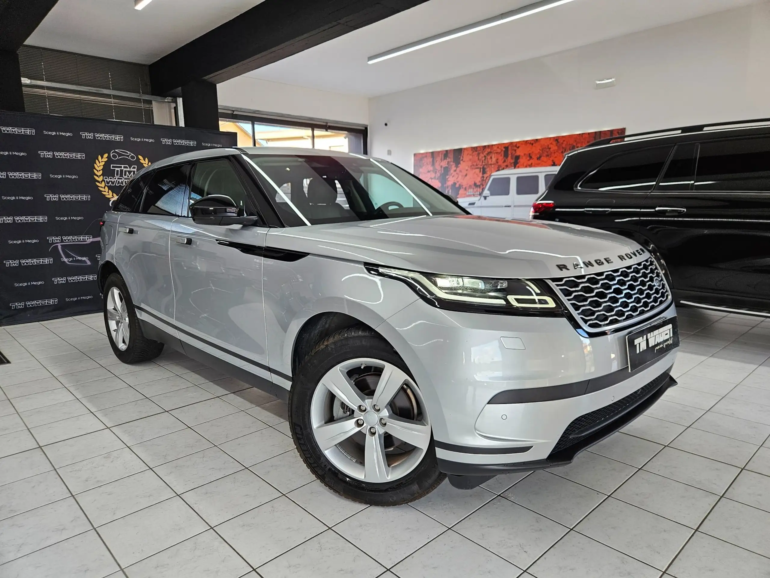 Land Rover - Range Rover Velar