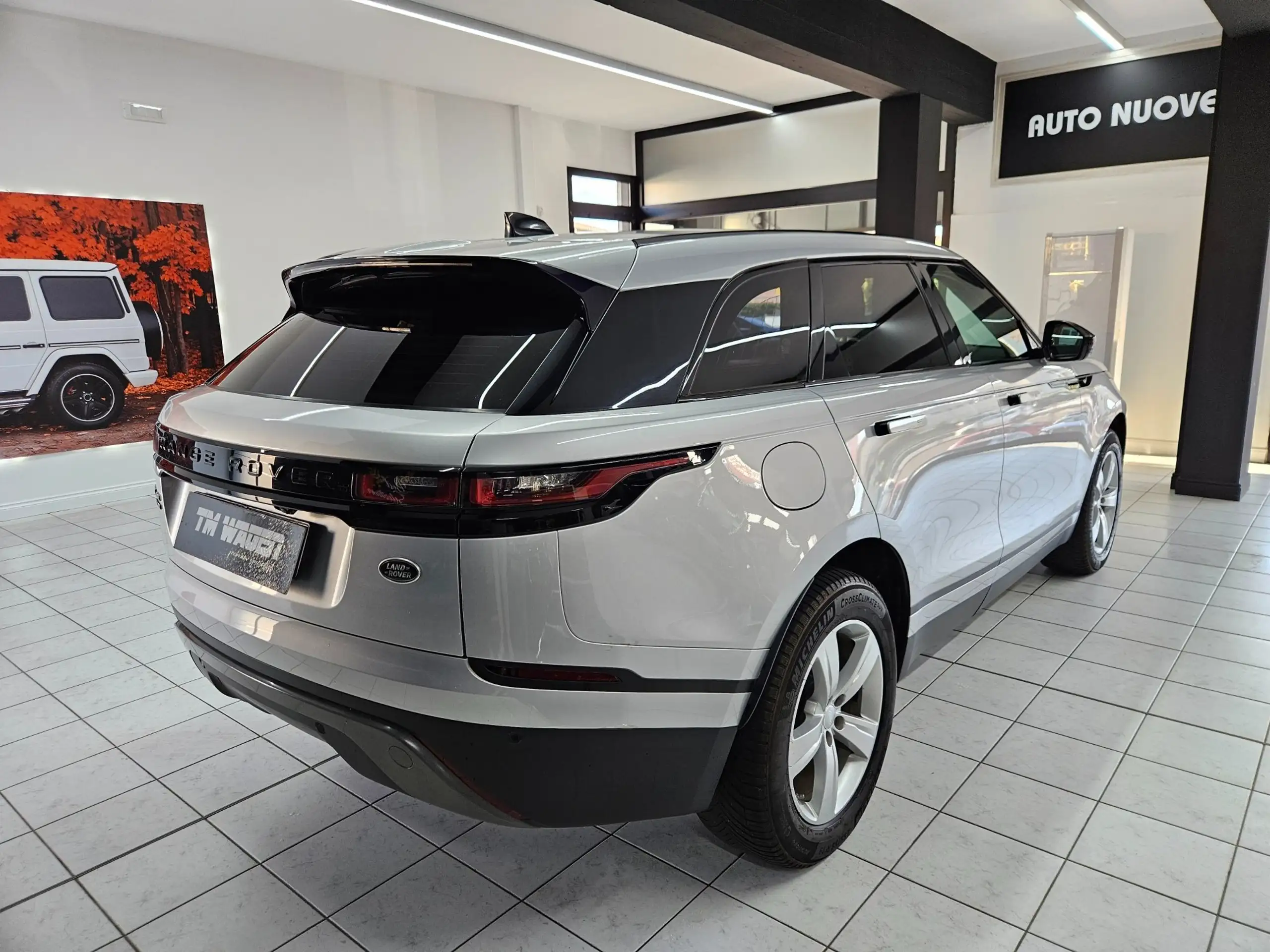 Land Rover - Range Rover Velar