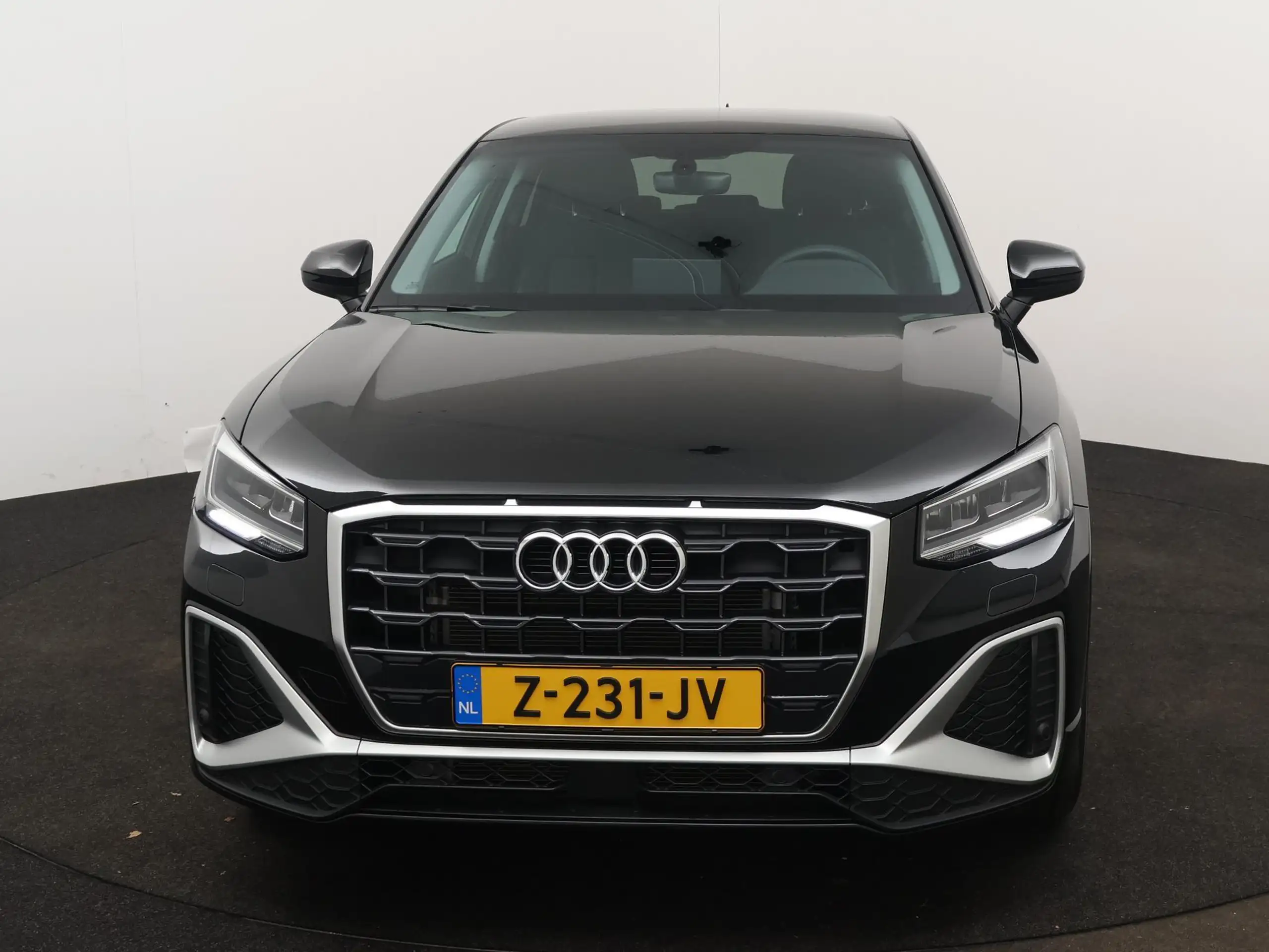 Audi - Q2