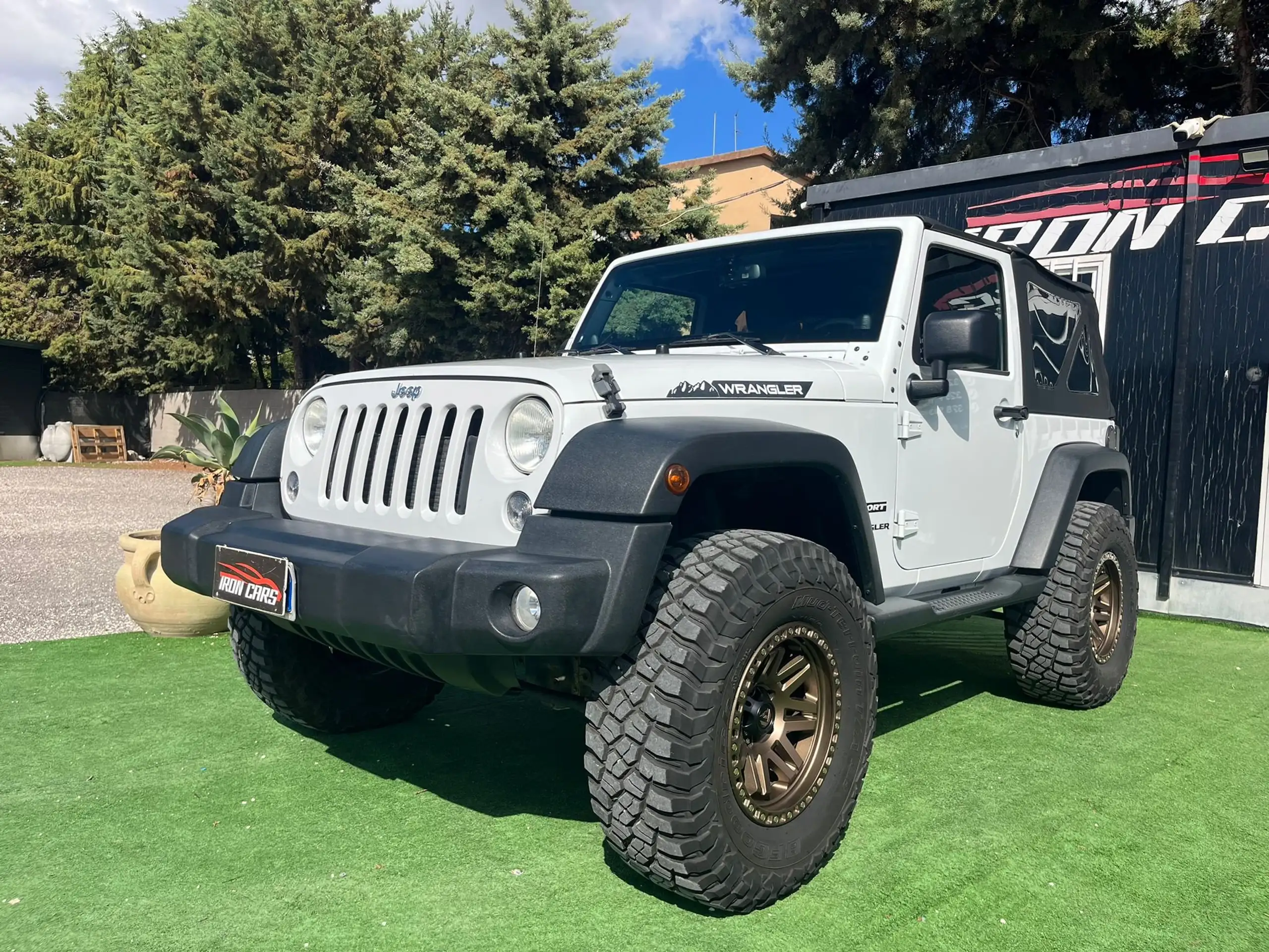 Jeep - Wrangler