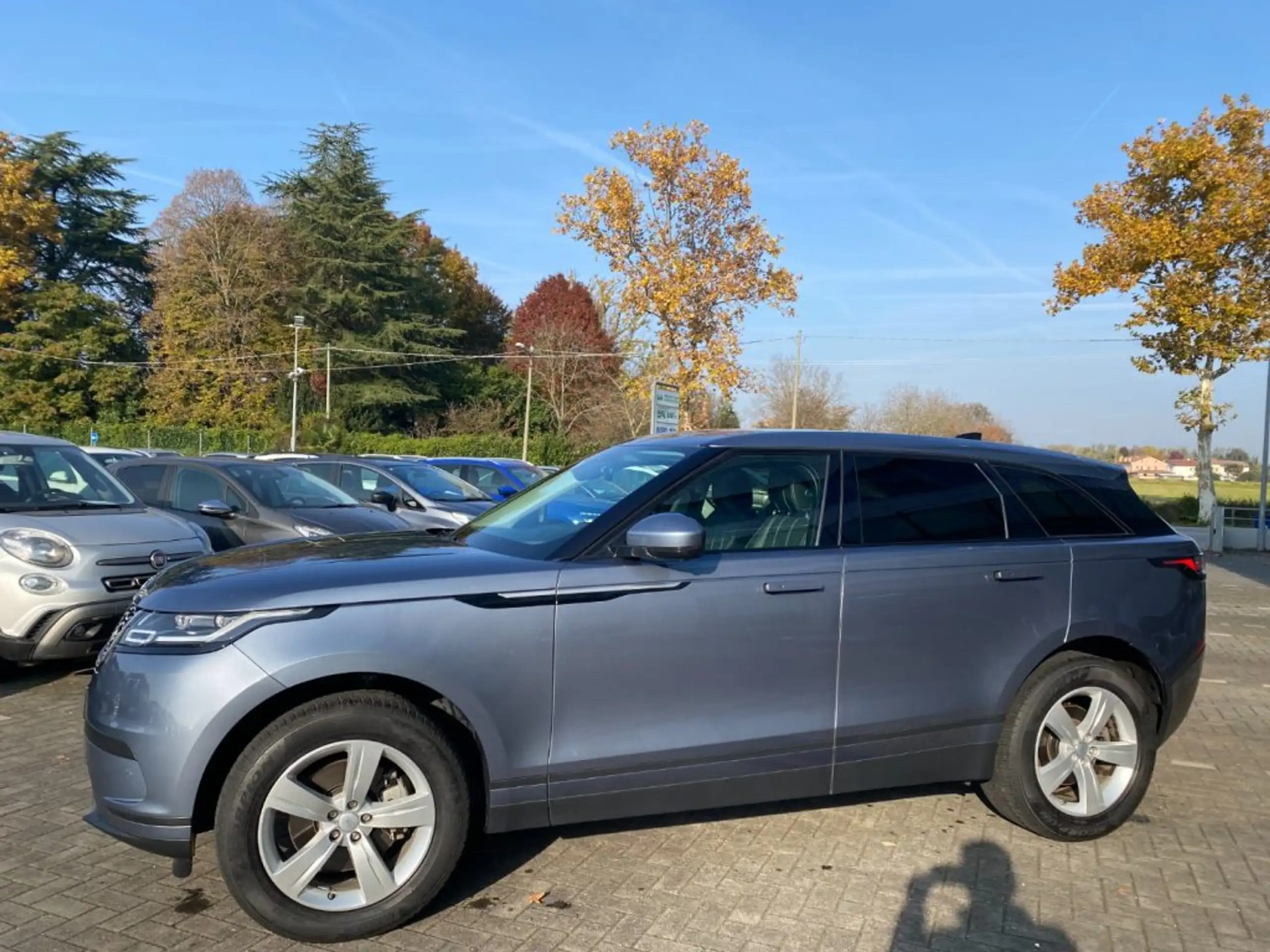 Land Rover - Range Rover Velar