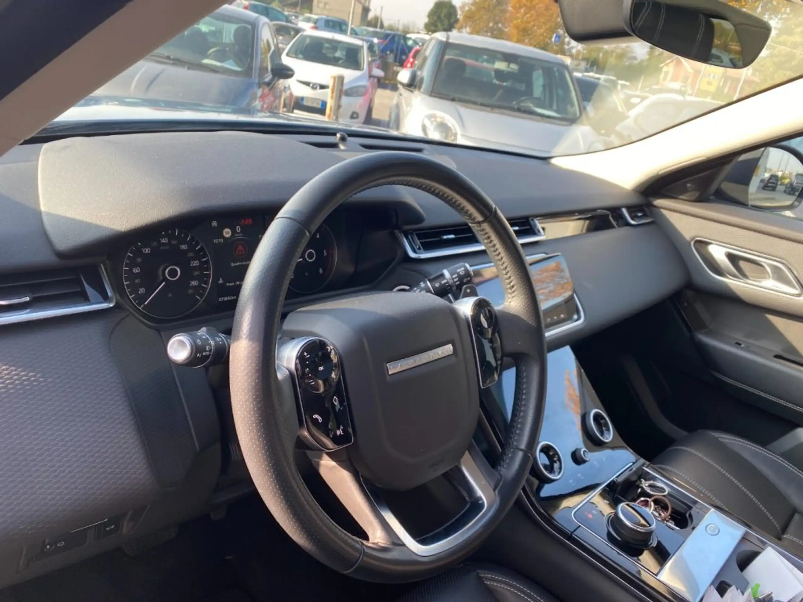 Land Rover - Range Rover Velar