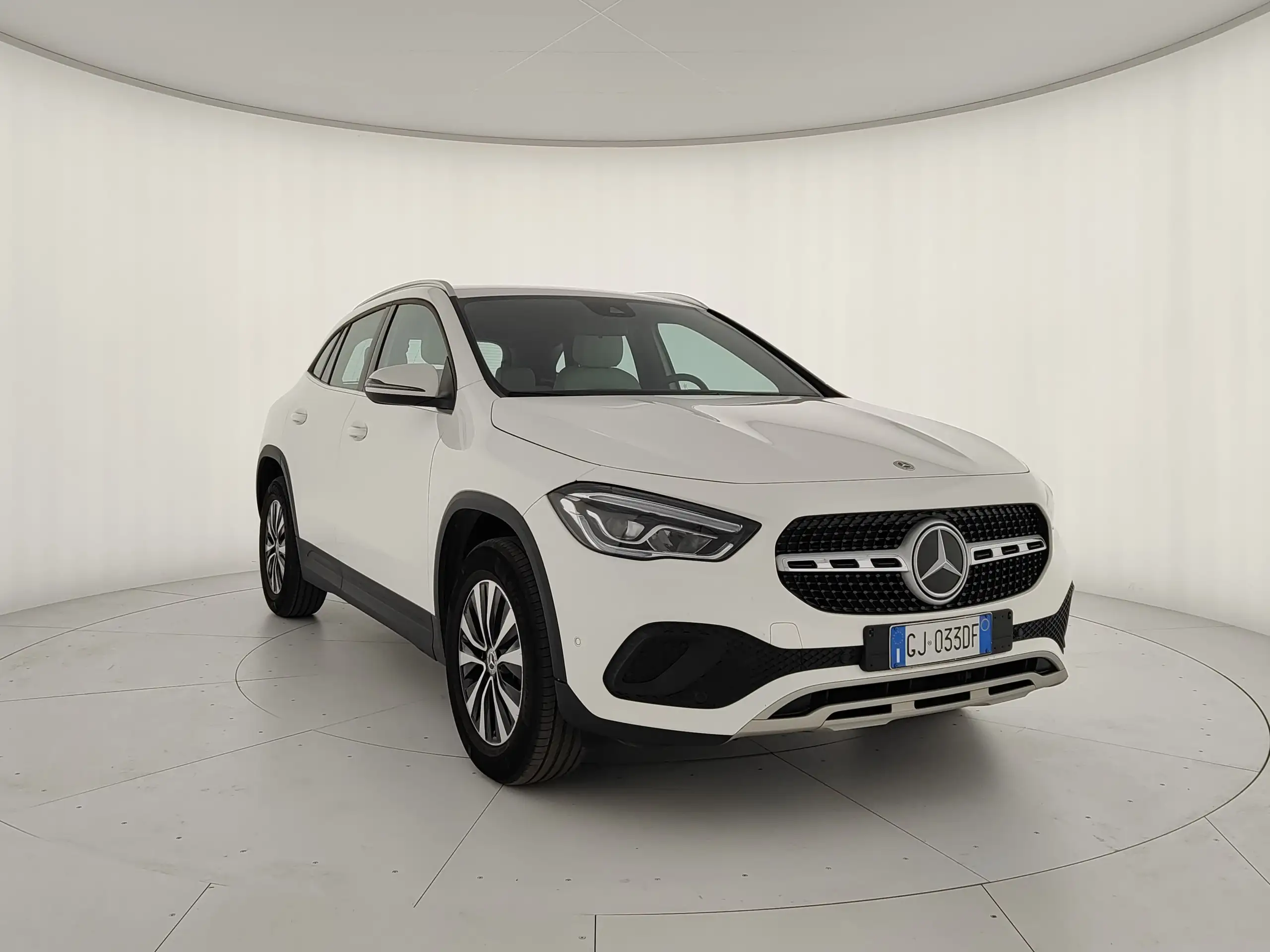 Mercedes-Benz - GLA 180