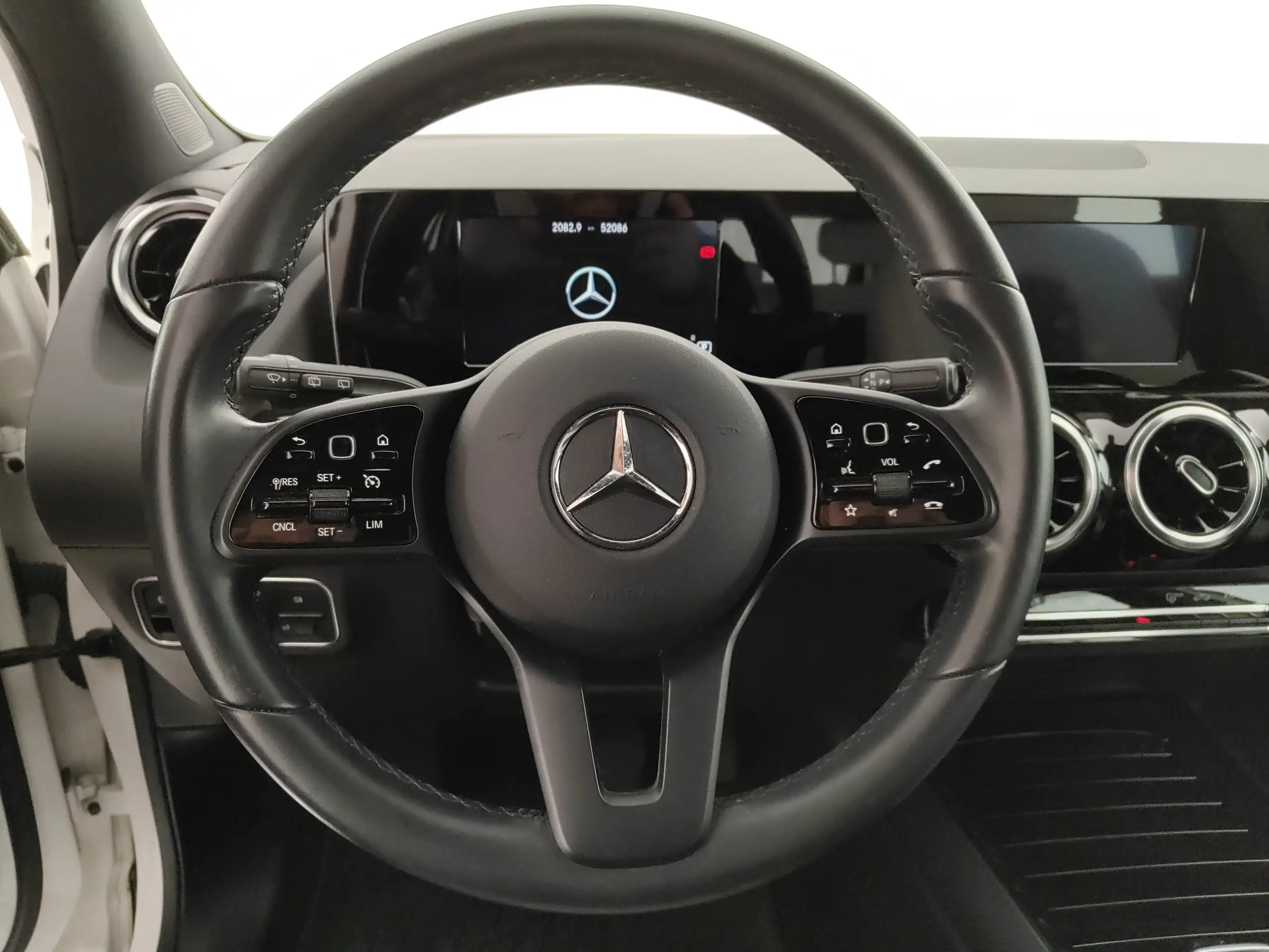 Mercedes-Benz - GLA 180