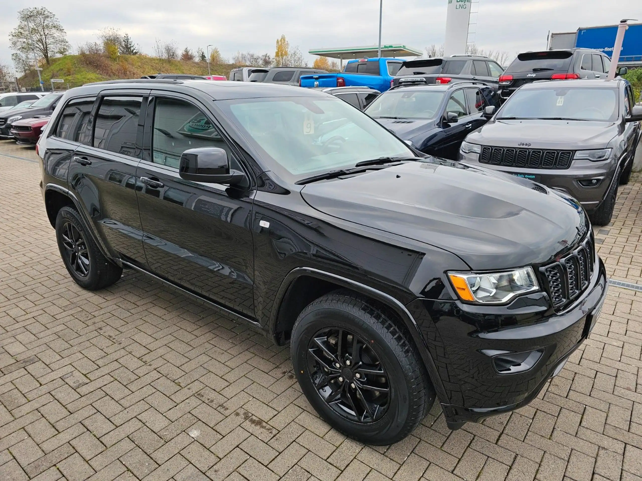 Jeep - Grand Cherokee