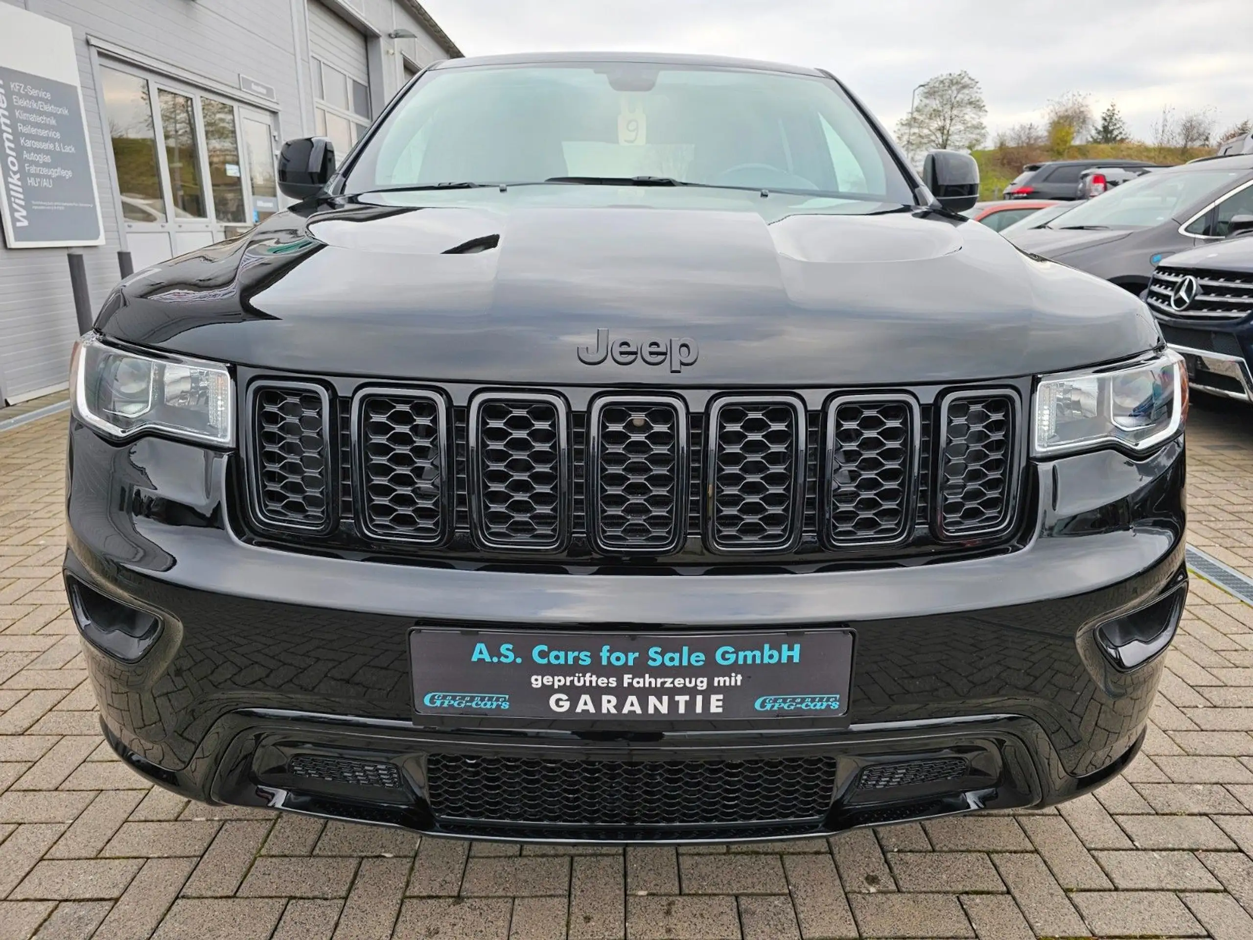 Jeep - Grand Cherokee