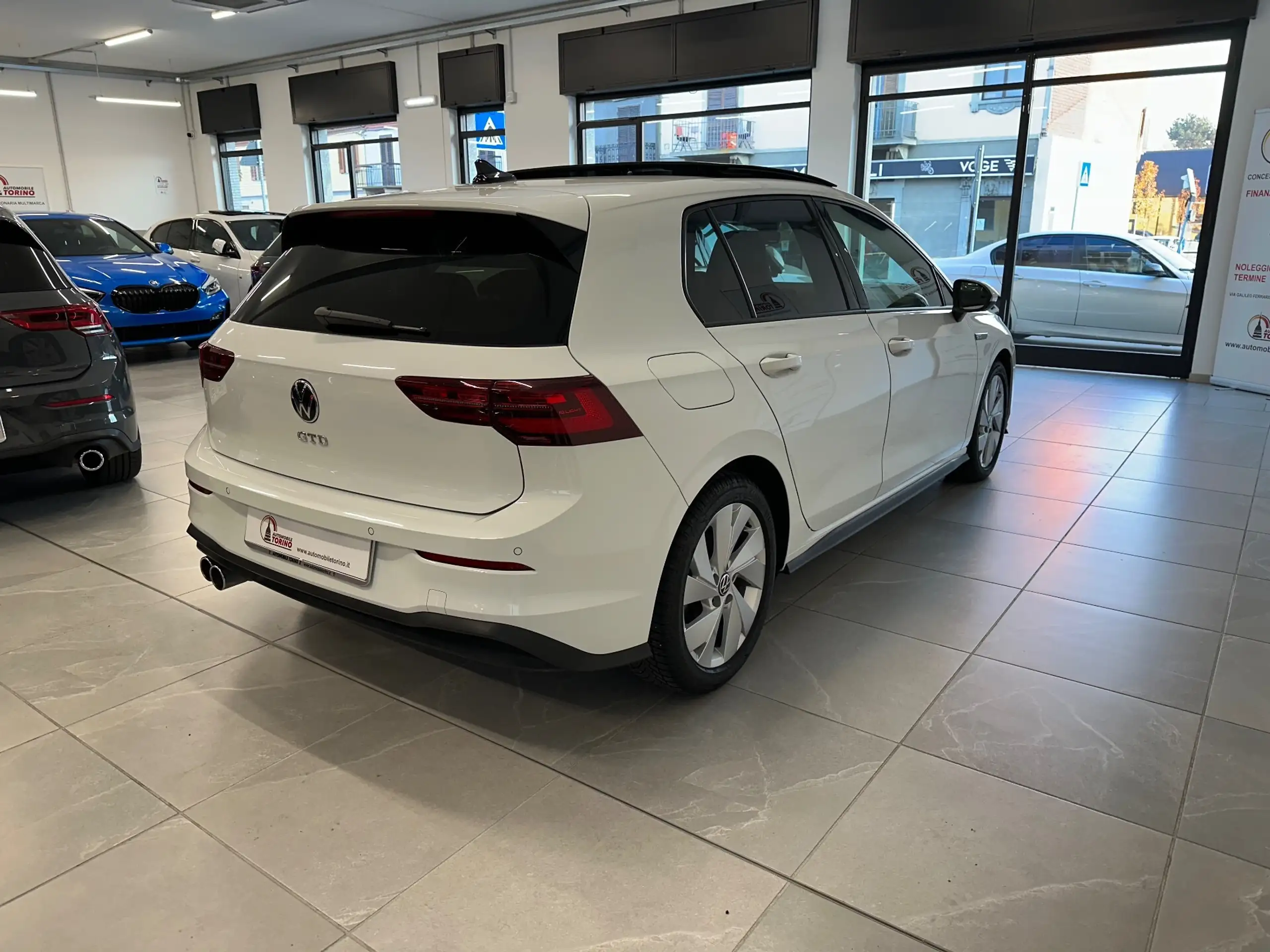 Volkswagen - Golf