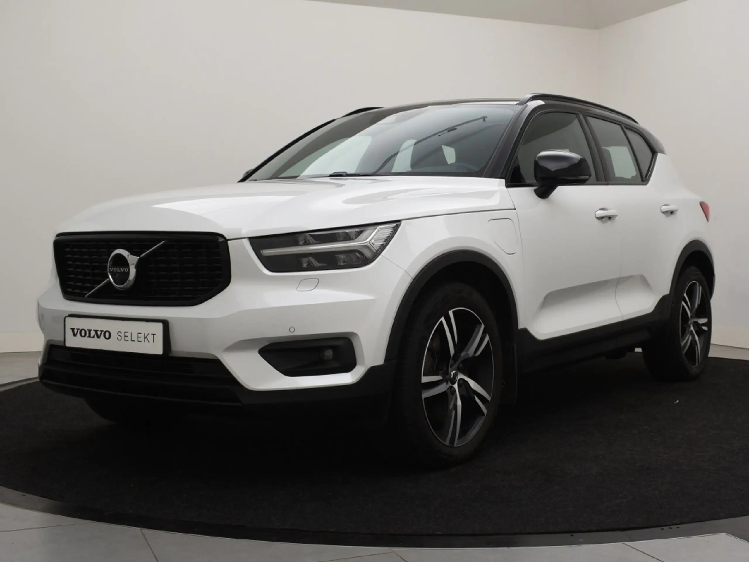 Volvo - XC40