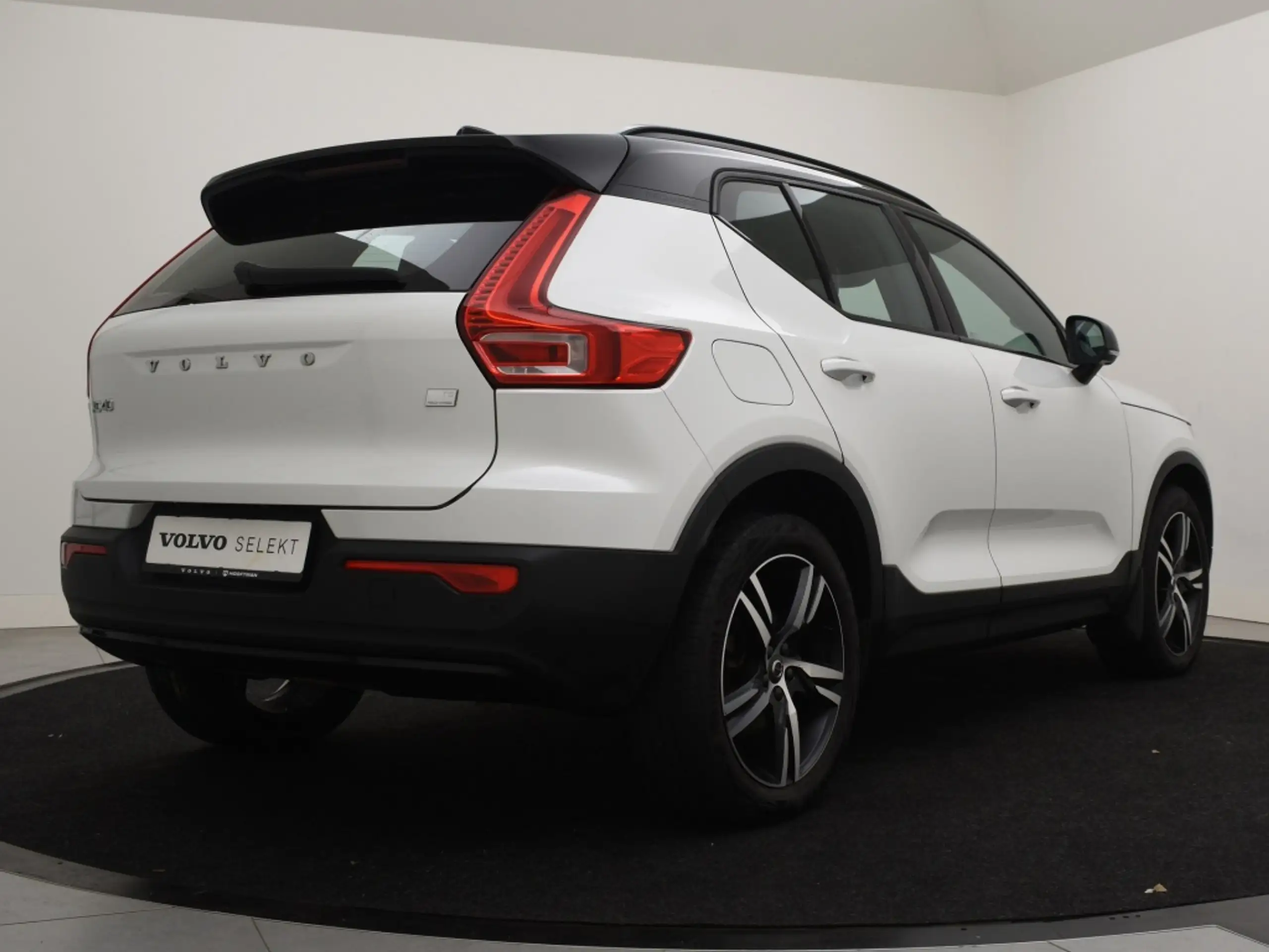 Volvo - XC40