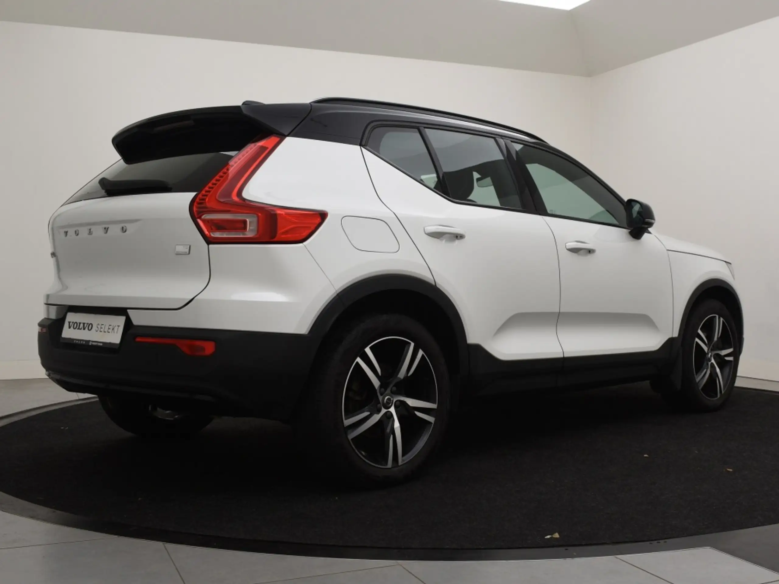 Volvo - XC40