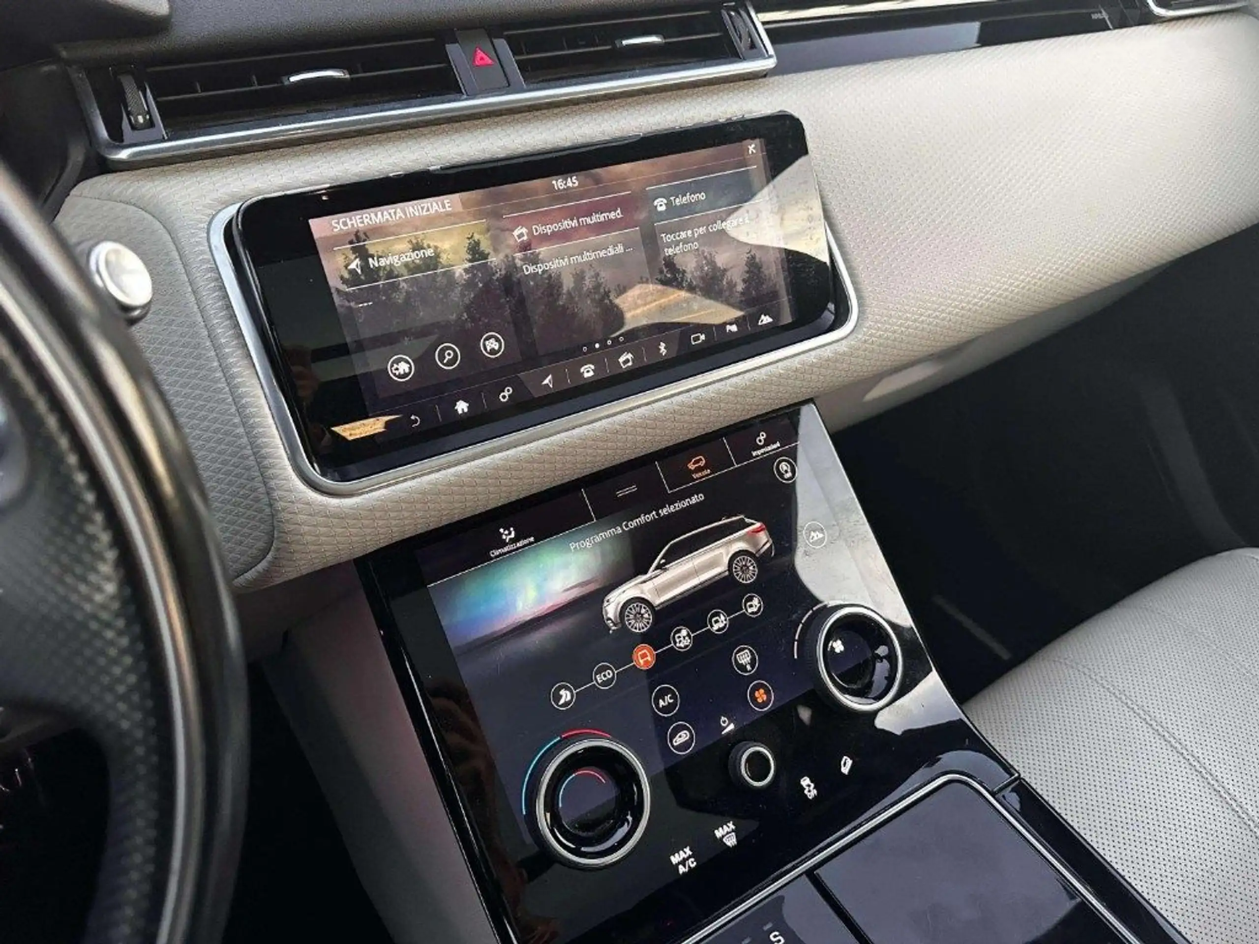 Land Rover - Range Rover Velar