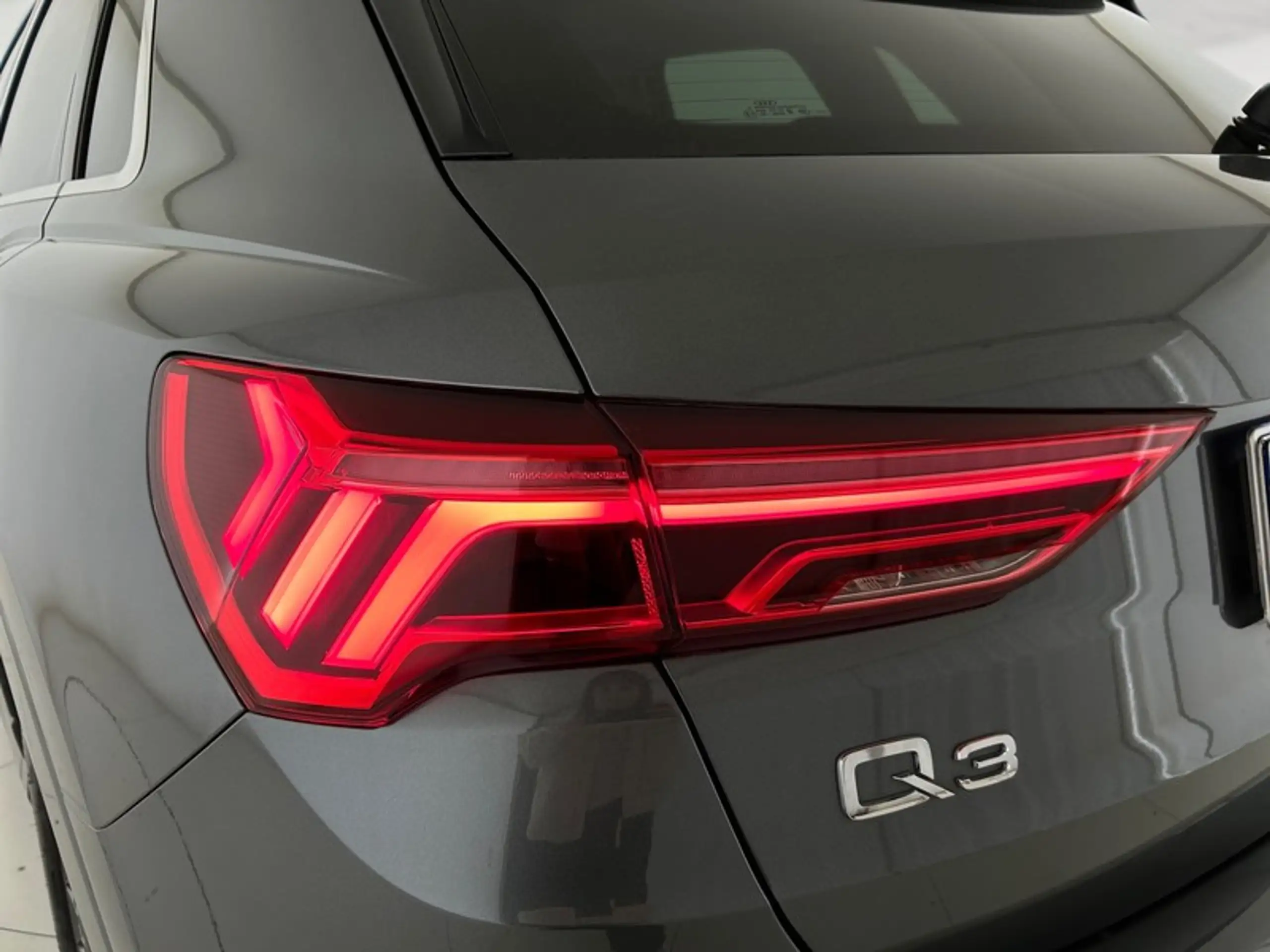 Audi - Q3