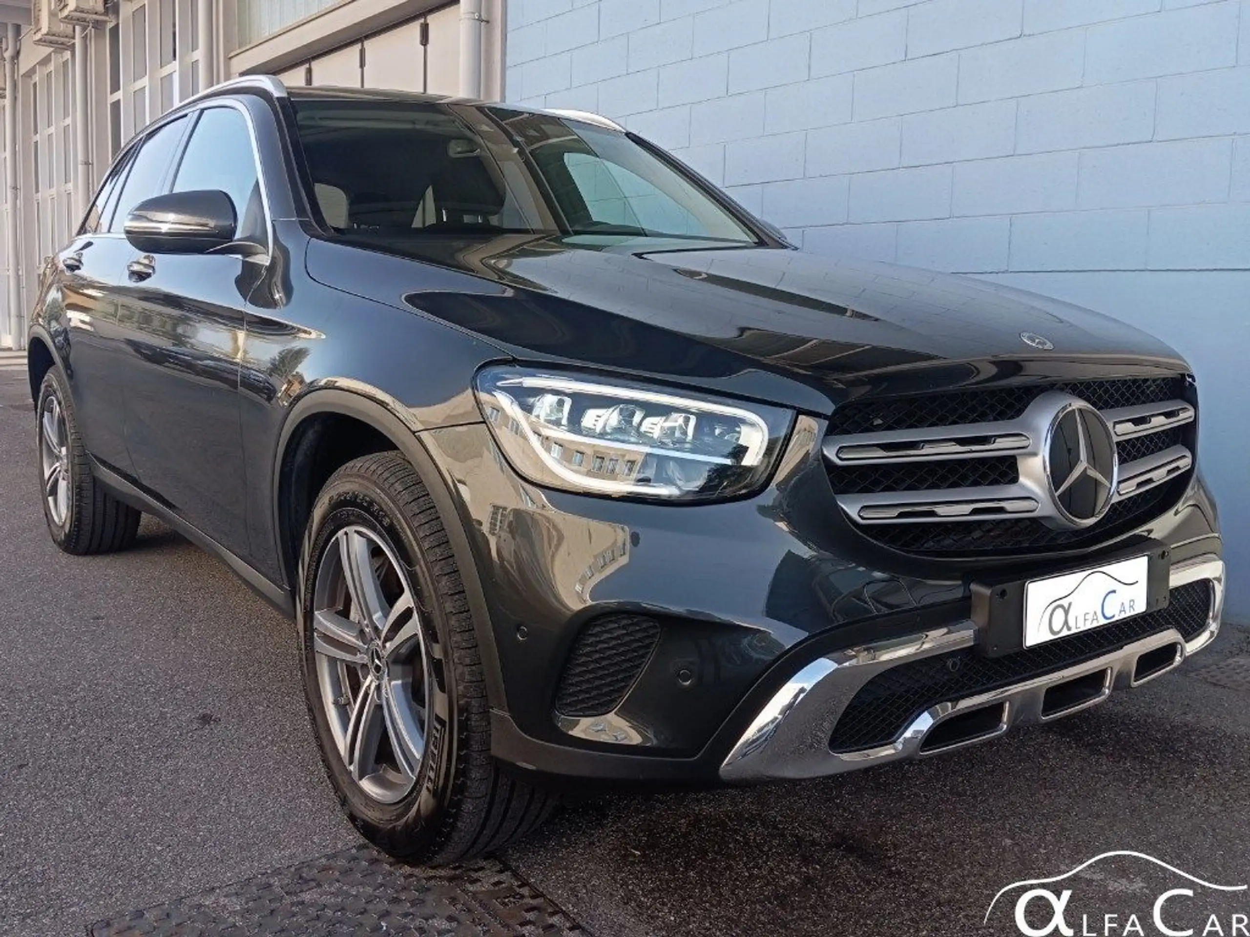 Mercedes-Benz - GLC 300