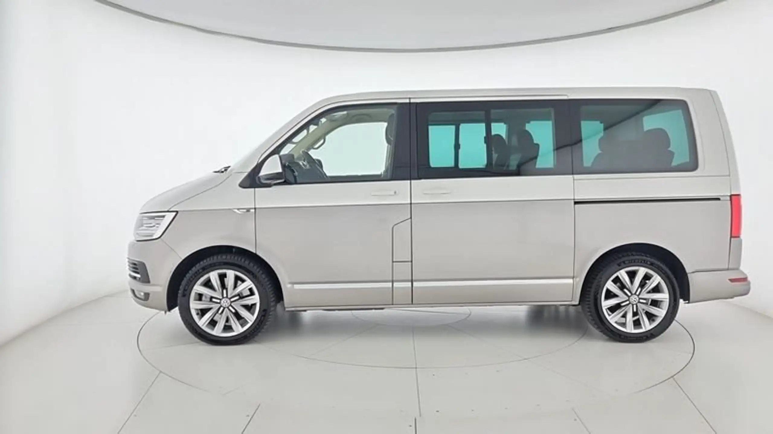 Volkswagen - T6 Multivan