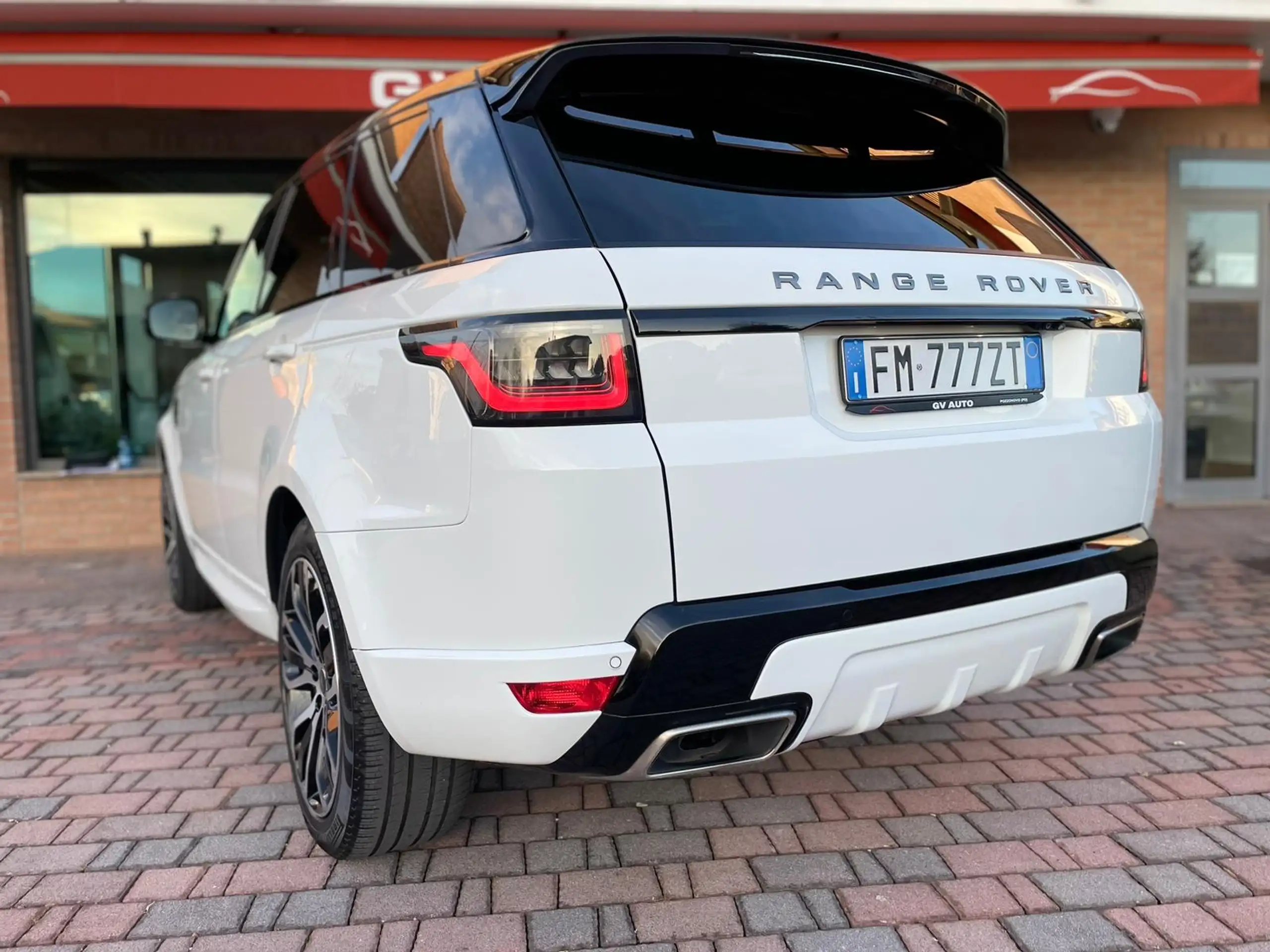 Land Rover - Range Rover Sport