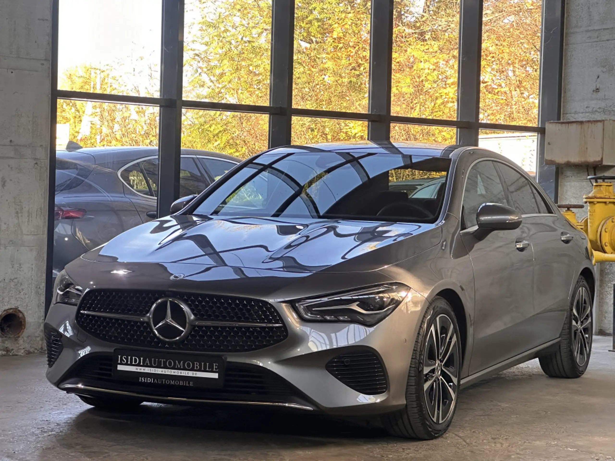 Mercedes-Benz - CLA 180