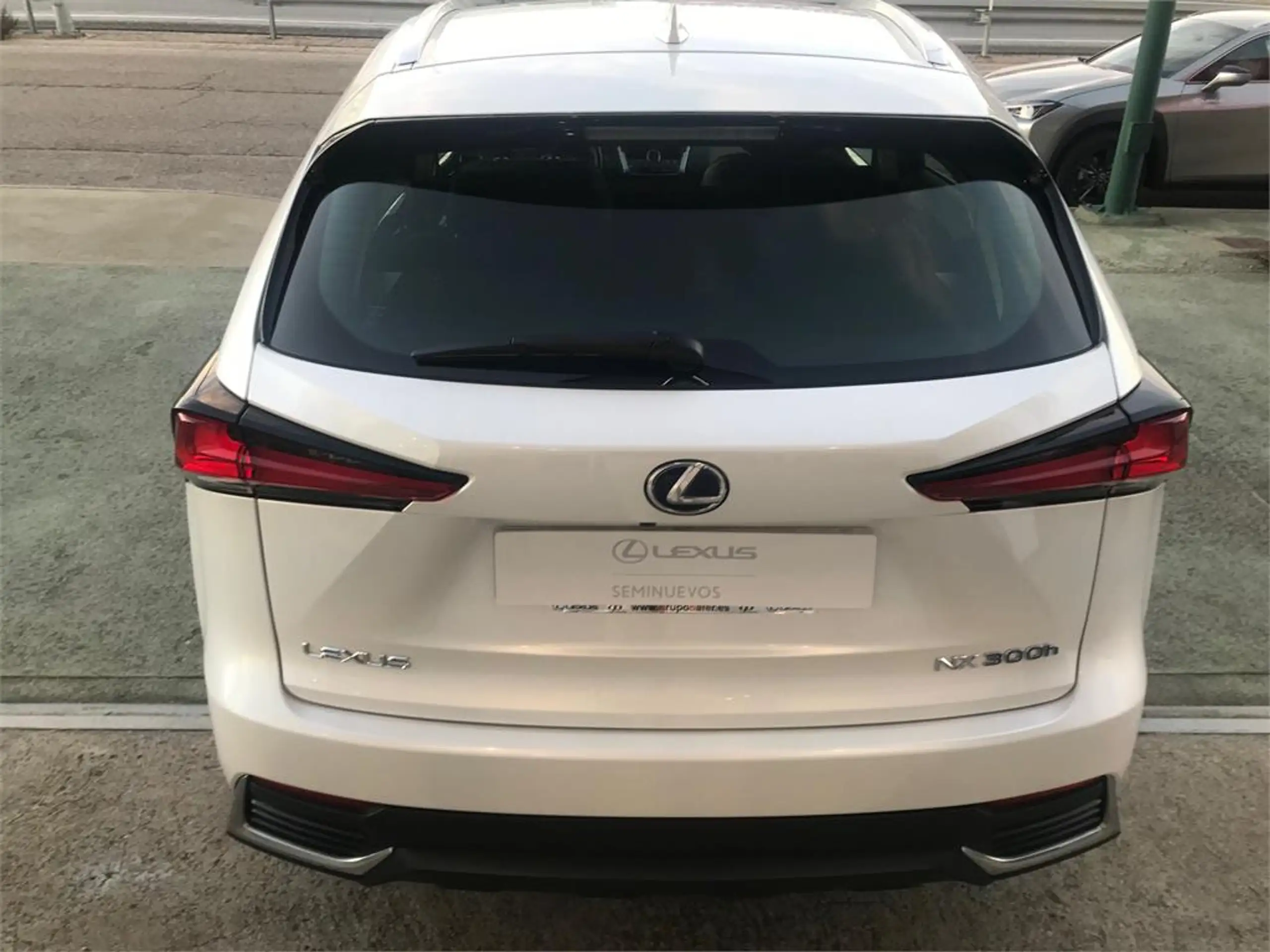 Lexus - NX 200t