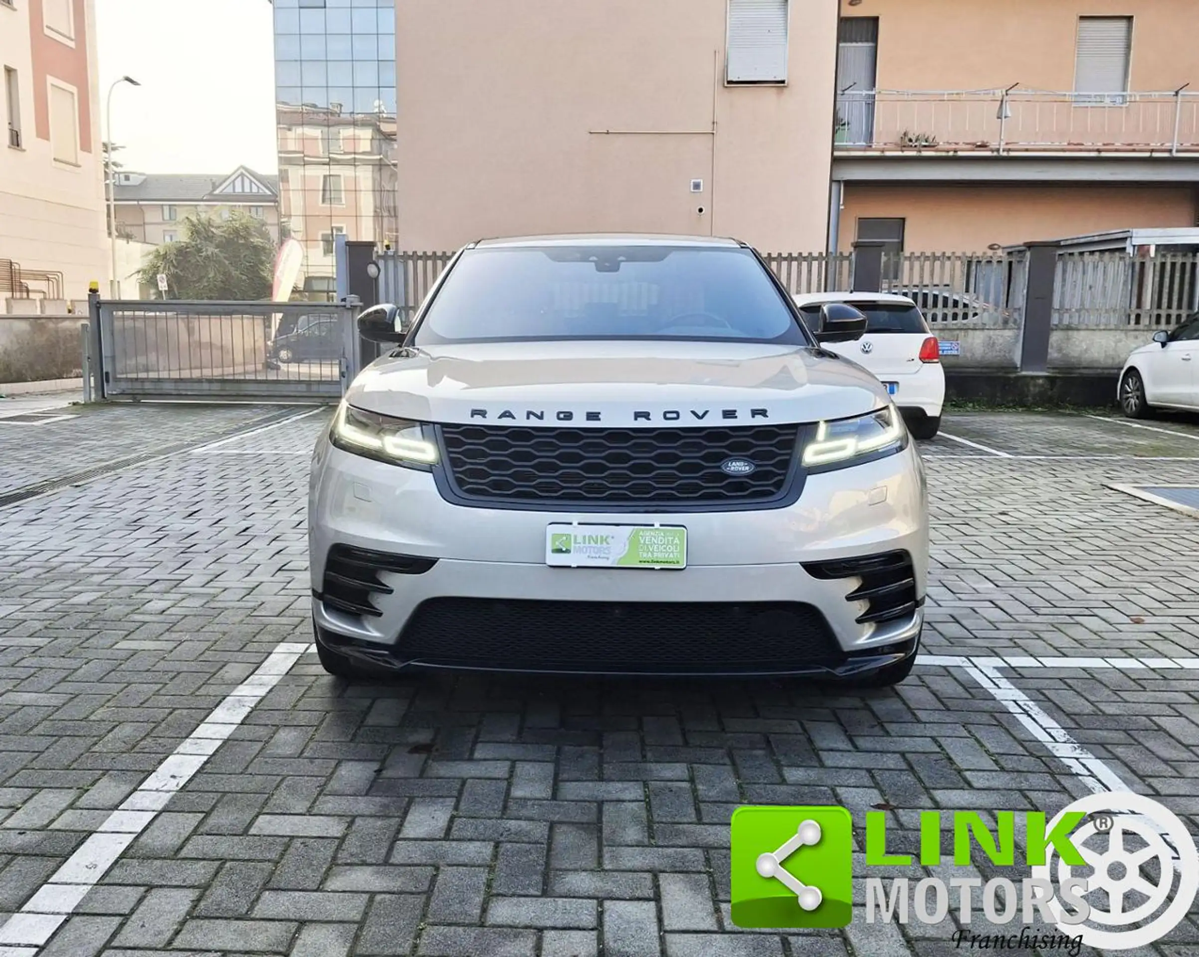 Land Rover - Range Rover Velar