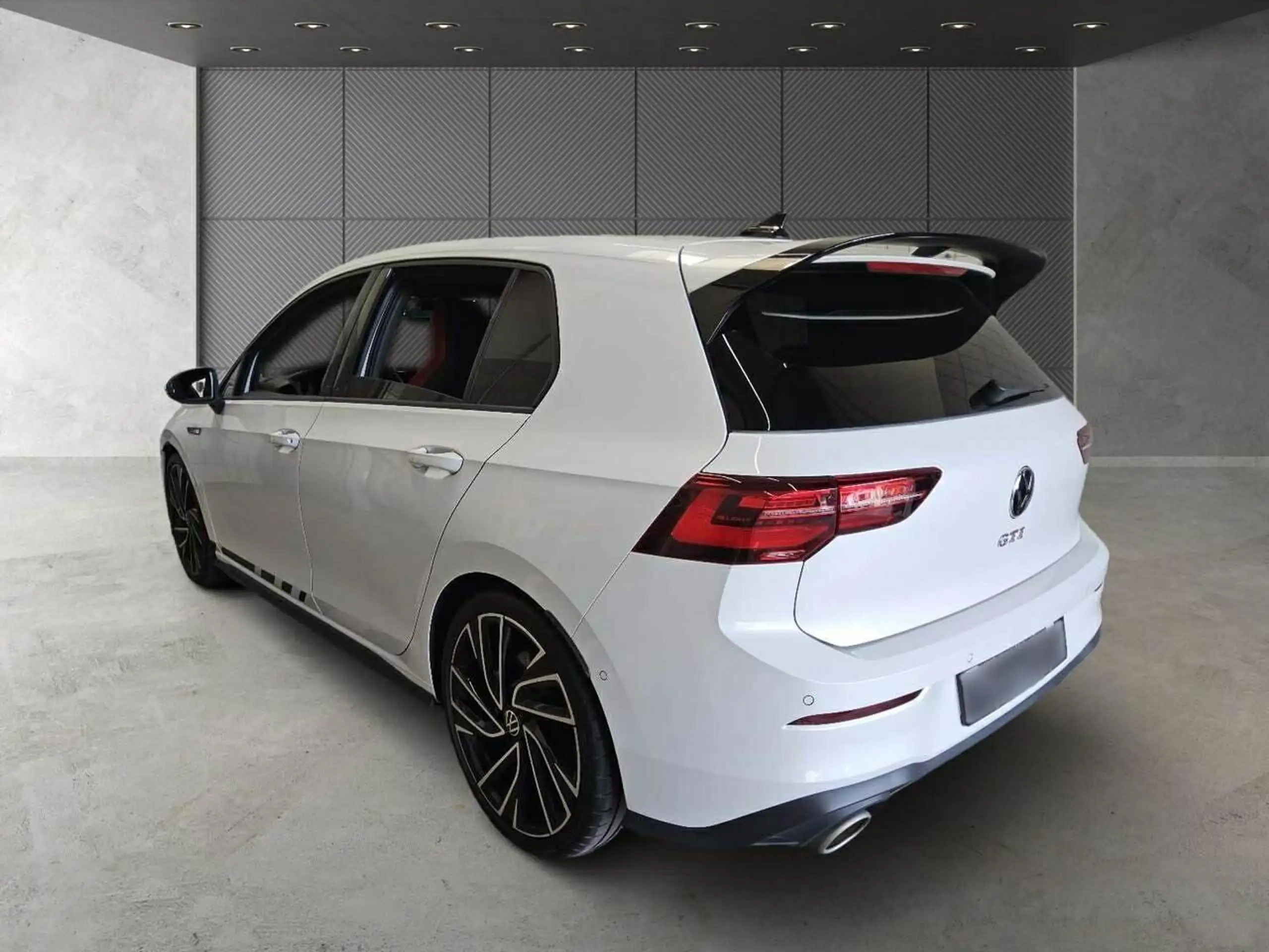 Volkswagen - Golf GTI