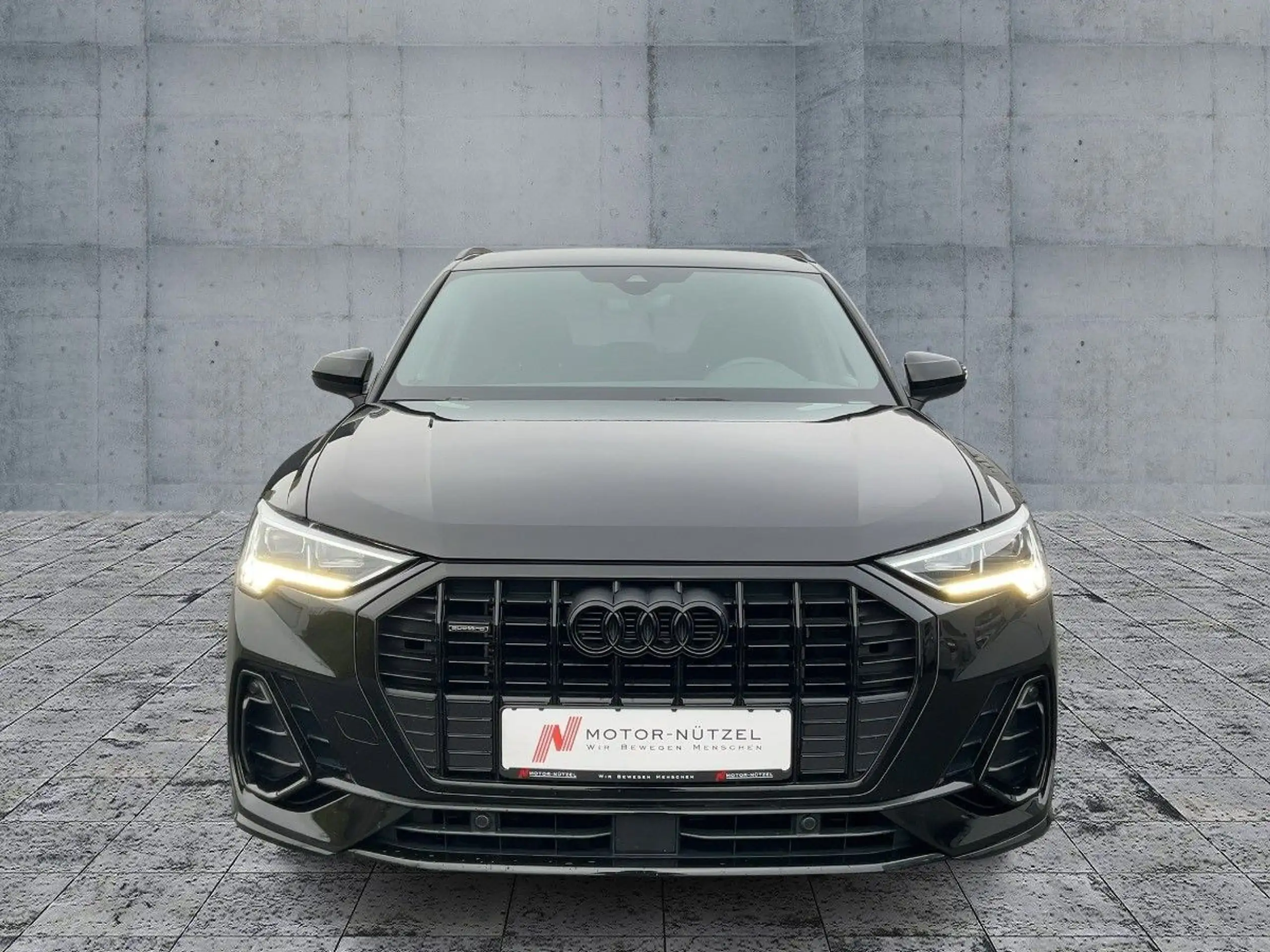 Audi - Q3