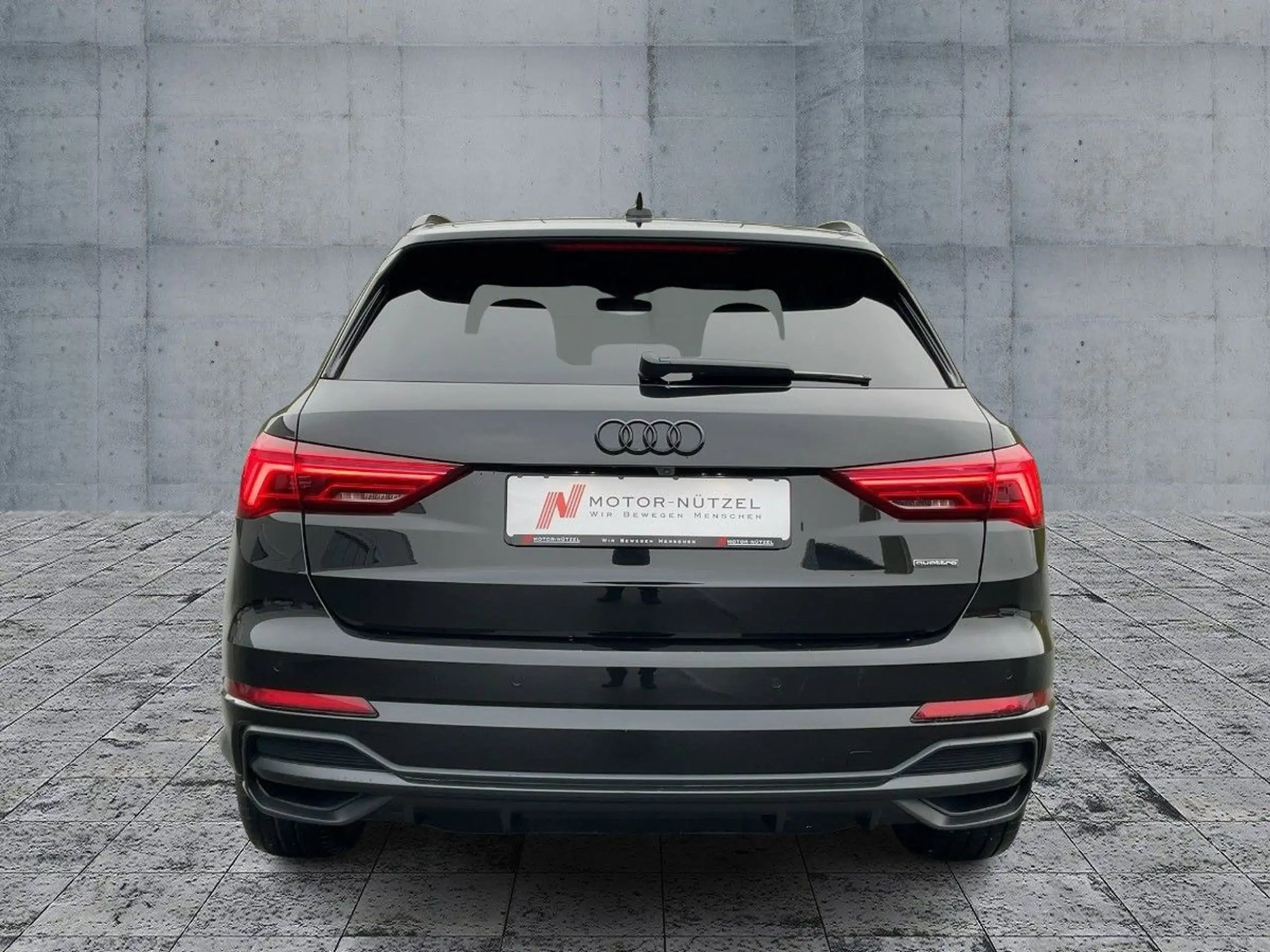 Audi - Q3