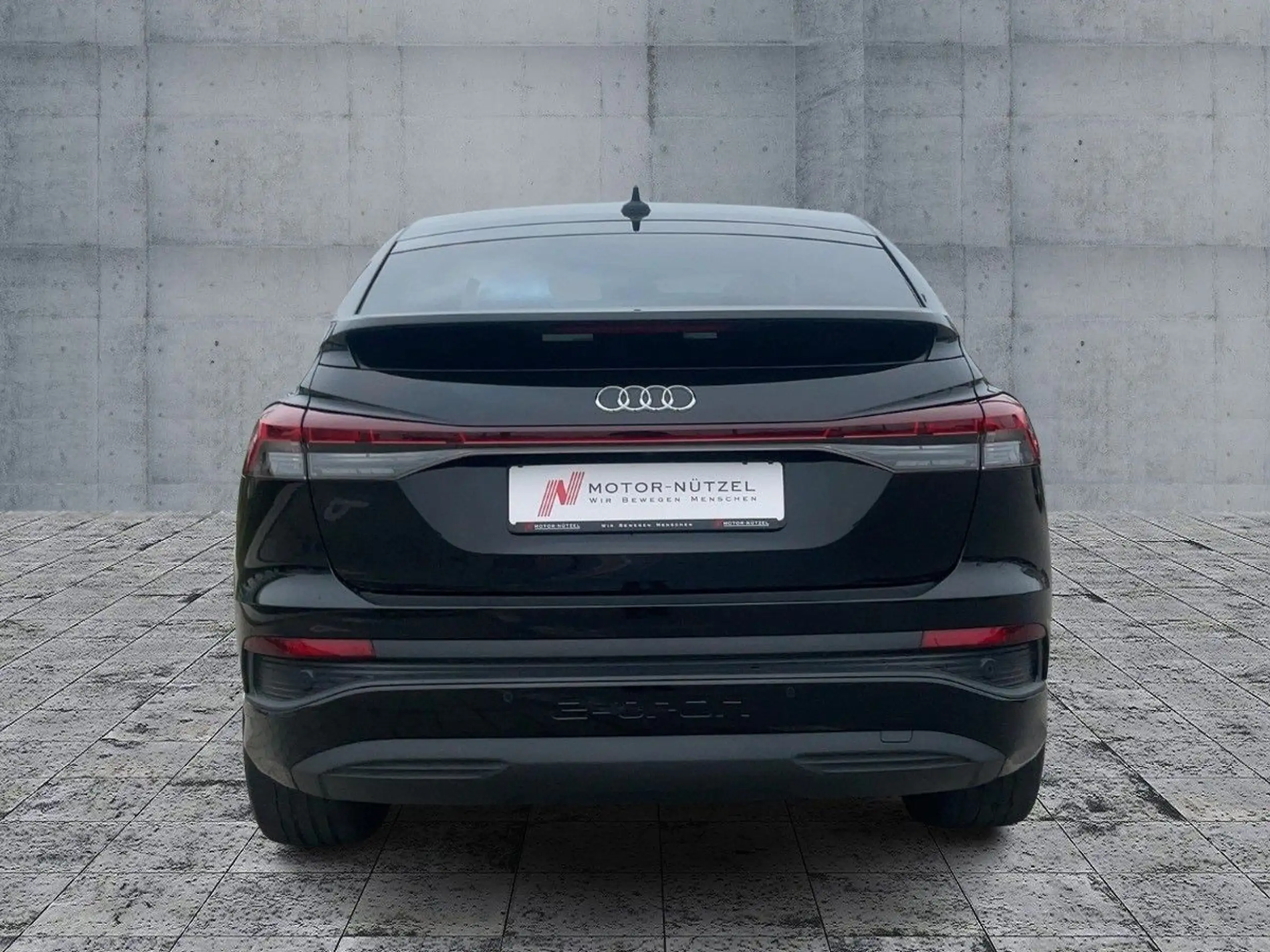 Audi - Q4 e-tron